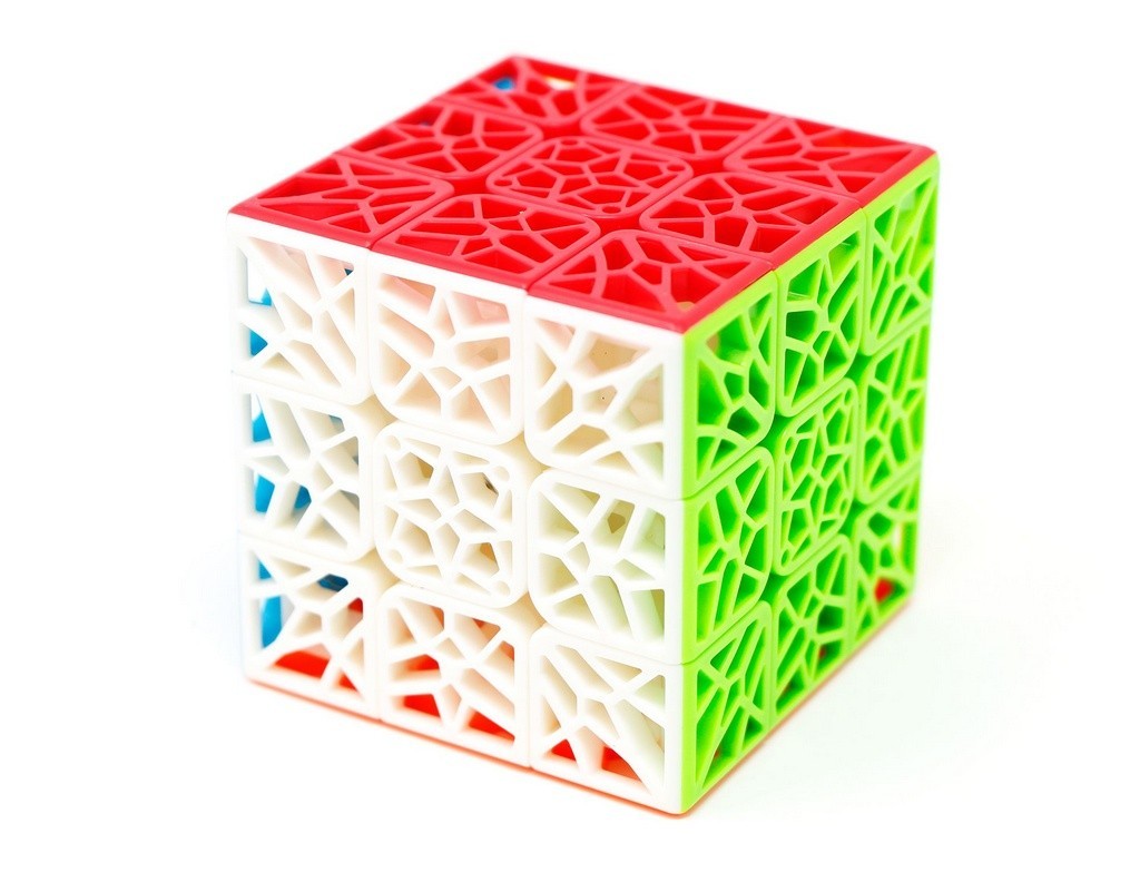 Vista lateral do QiYi DNA Cube 3x3 mostrando o padrão tridimensional das peças vazadas