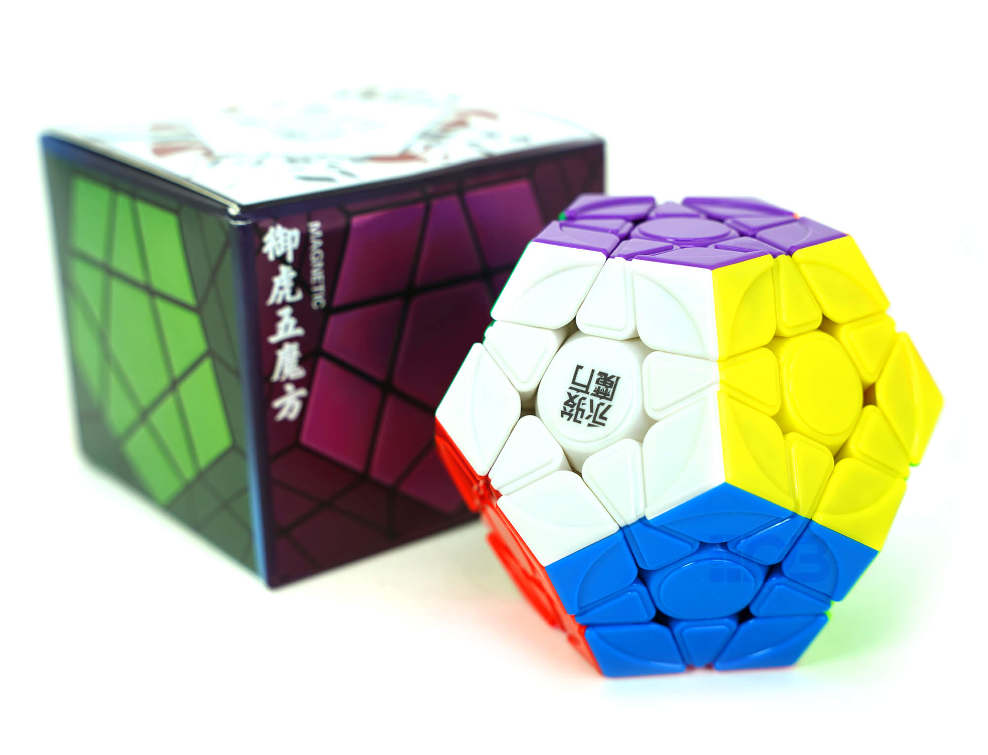Megaminx YJ Yuhu V2M Magnético sobre superfície neutra — escala de tamanho