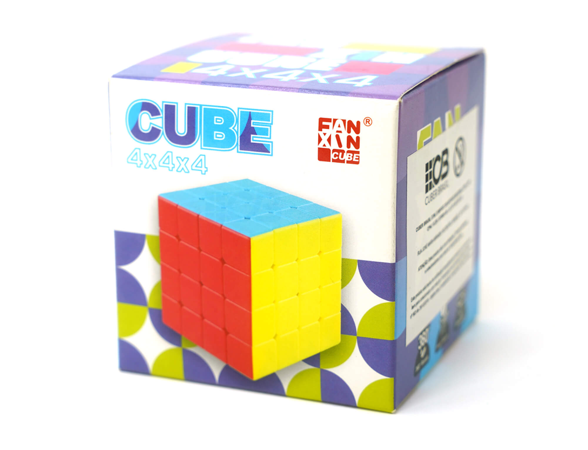Cubo Mágico 4x4 Fanxin stickerless posicionado sobre superfície neutra para referência de tamanho