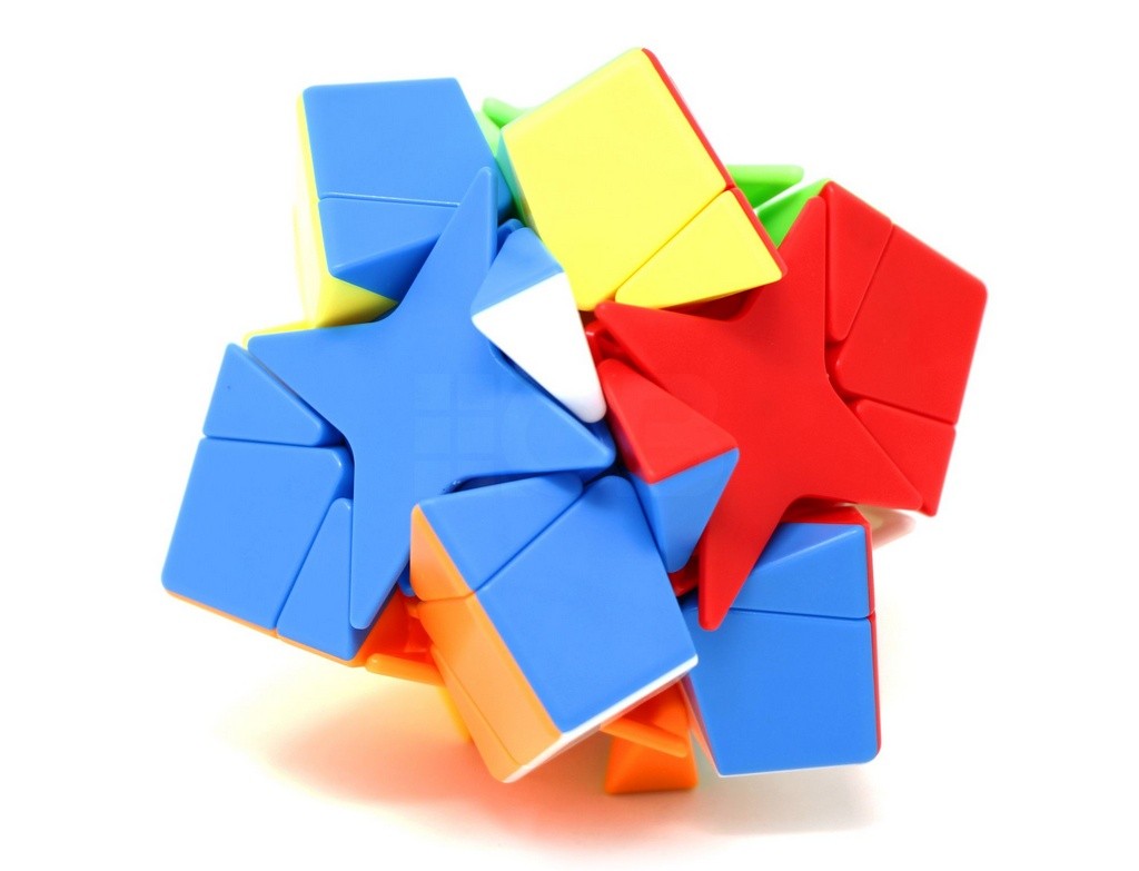 Polaris Cube MoYu Meilong embaralhado sobre fundo neutro, evidenciando a complexidade do puzzle