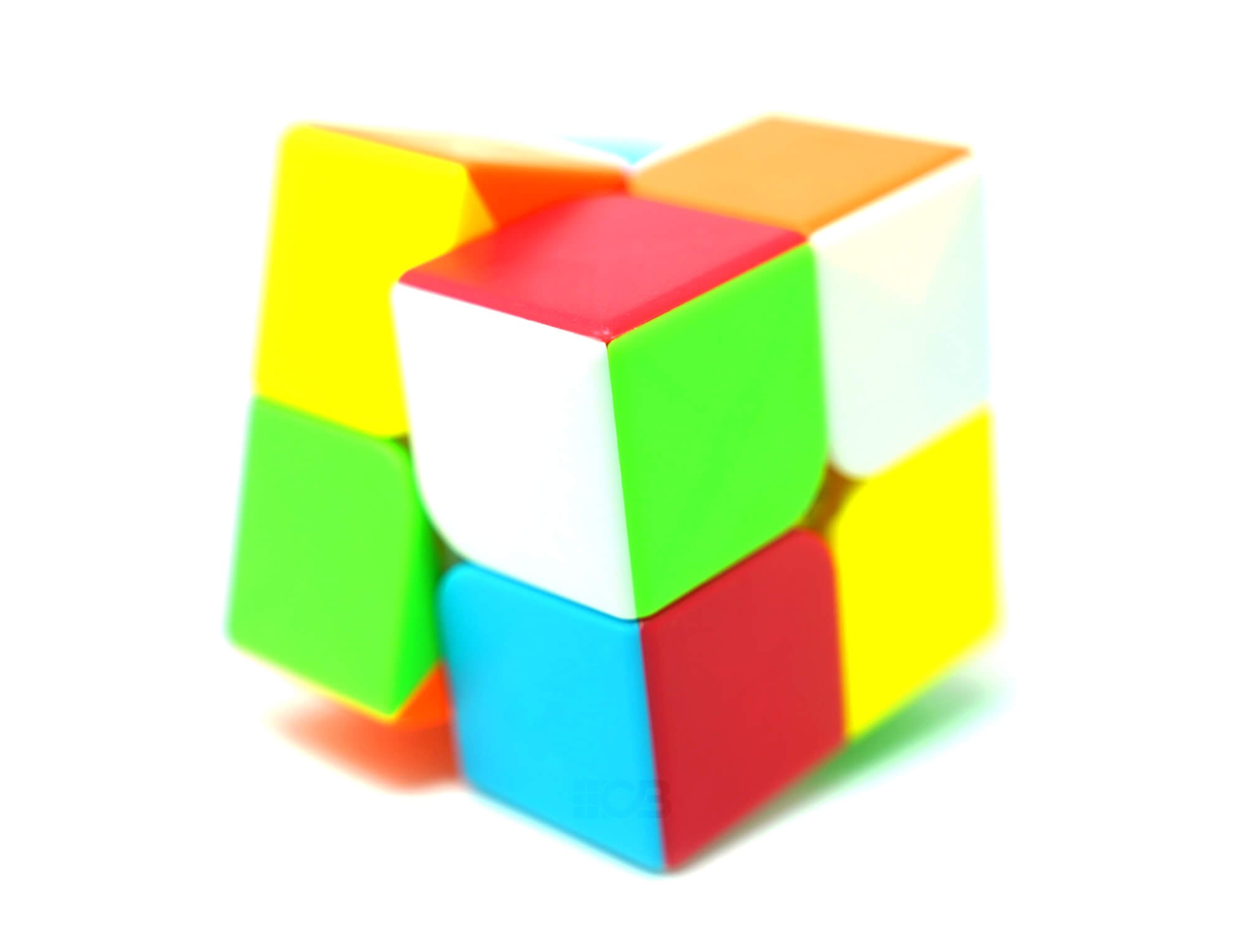 Cubo Mágico 2x2 Fanxin stickerless com peças coloridas, vista frontal