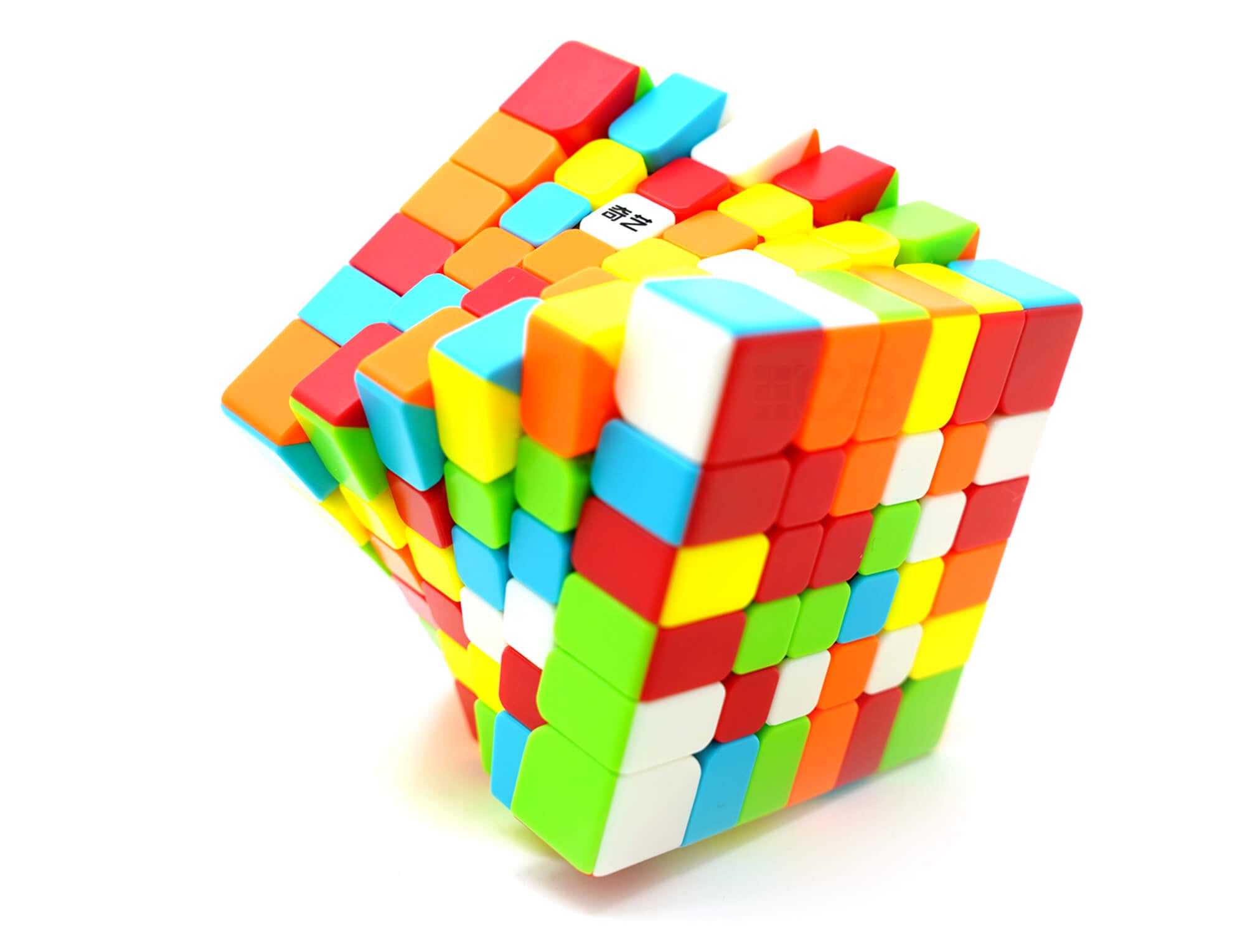 Cubo Mágico 6x6 QiYi Warrior Stickerless — vista frontal mostrando as seis faces coloridas