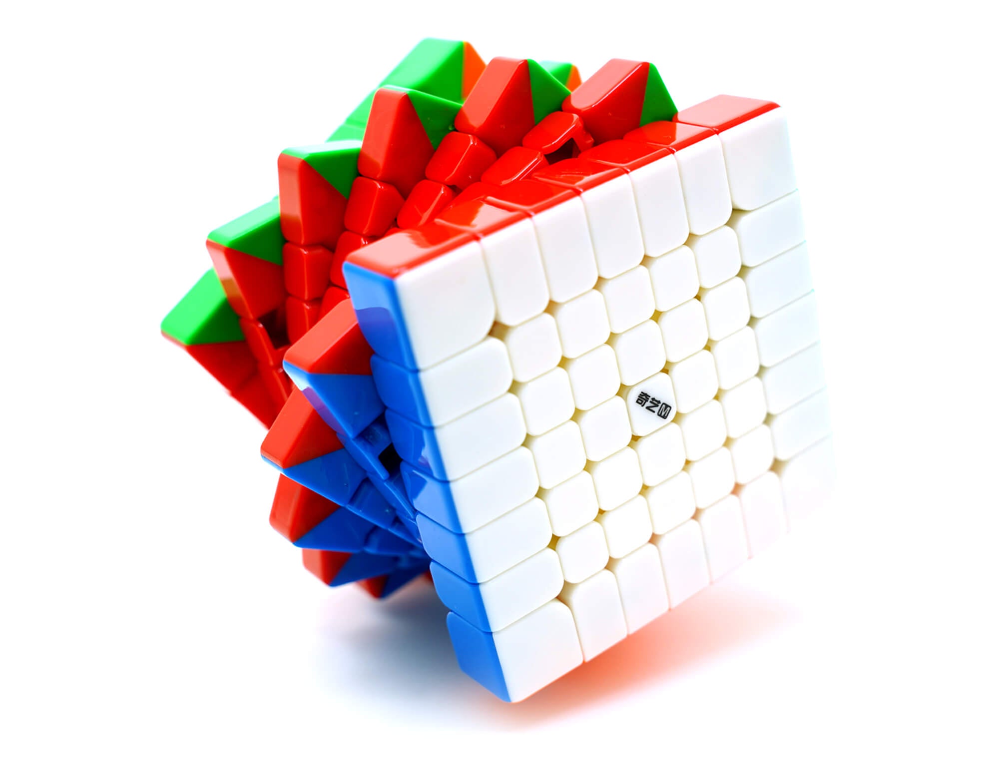Cubo Mágico 7x7 QiYi Warrior — detalhe das peças de canto com cores stickerless nítidas