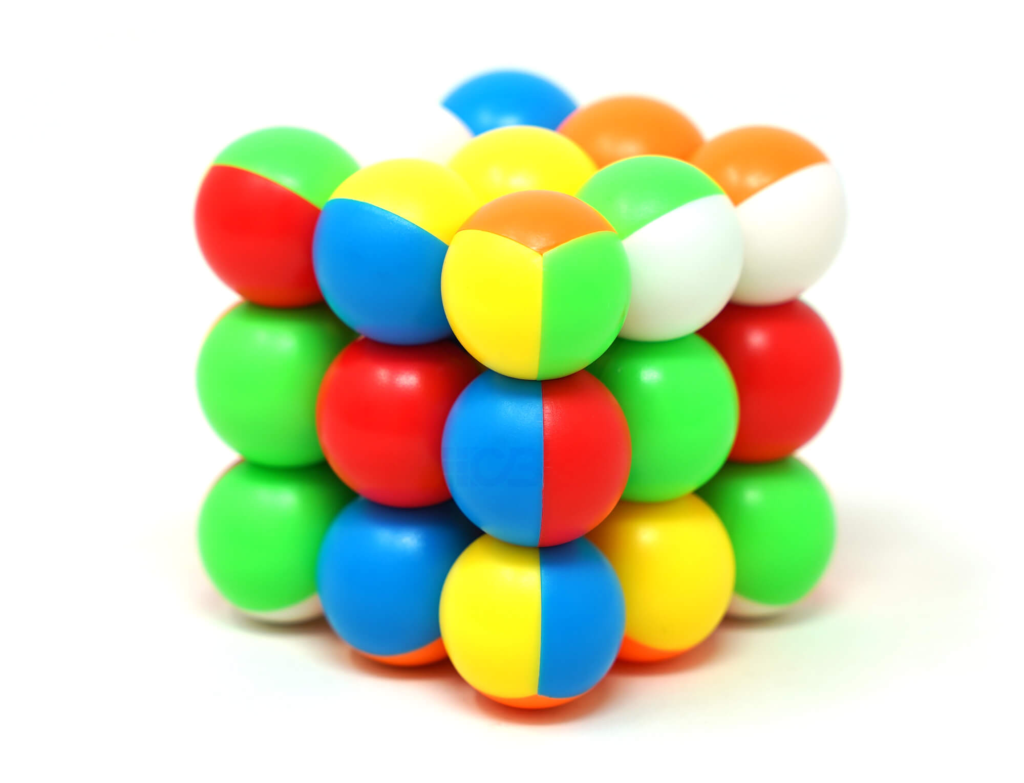 Cubo Mágico 3x3 Bolas YJ stickerless com peças esféricas coloridas em posição resolvida