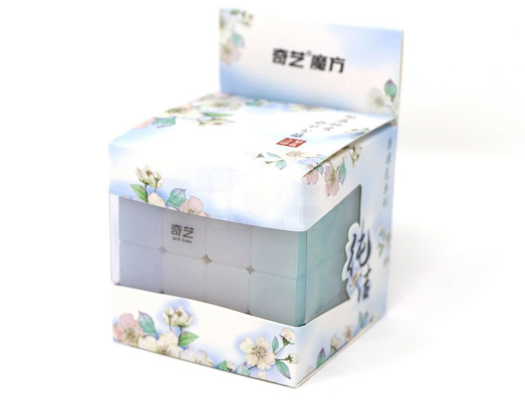 Vista lateral do Cubo Mágico 4x4 QiYuan Jelly QiYi com peças semitransparentes