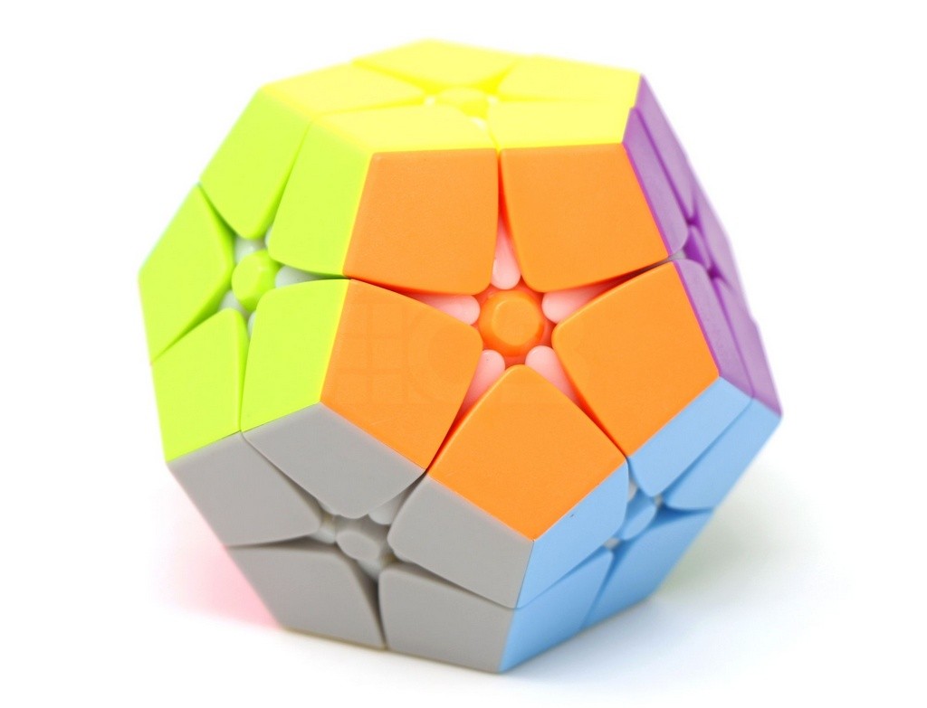 Kilominx QiYi stickerless — detalhe das faces e texturas do puzzle em posição embaralhada