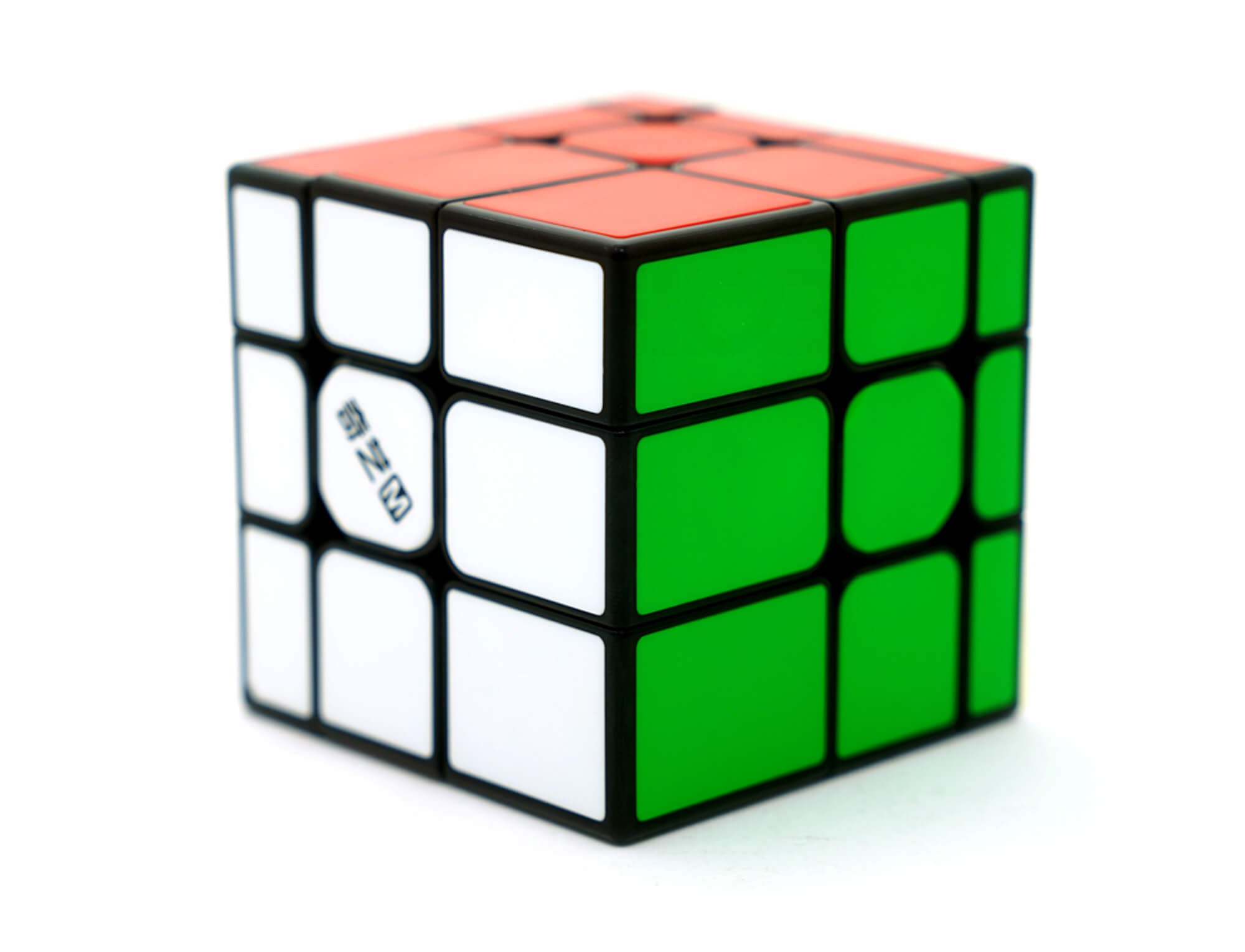 Detalhe das peças espelhadas coloridas do Mirror Blocks QiYi com acabamento brilhante