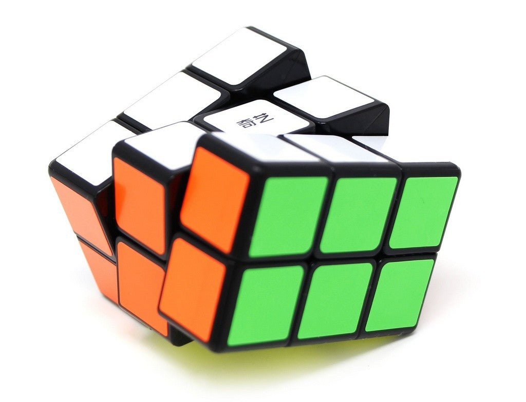 Cuboide 3x3x2 QiYi stickerless em formato fechado, vista frontal