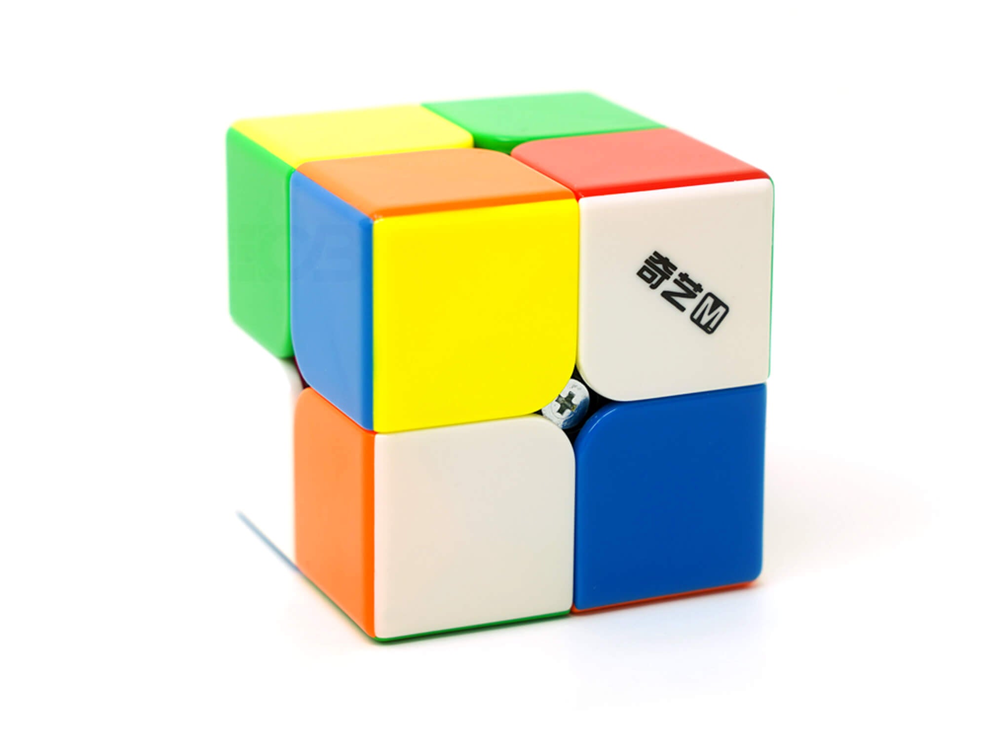 QiYi Warrior M 2x2 Magnético — detalhe das peças stickerless com acabamento brilhante UV