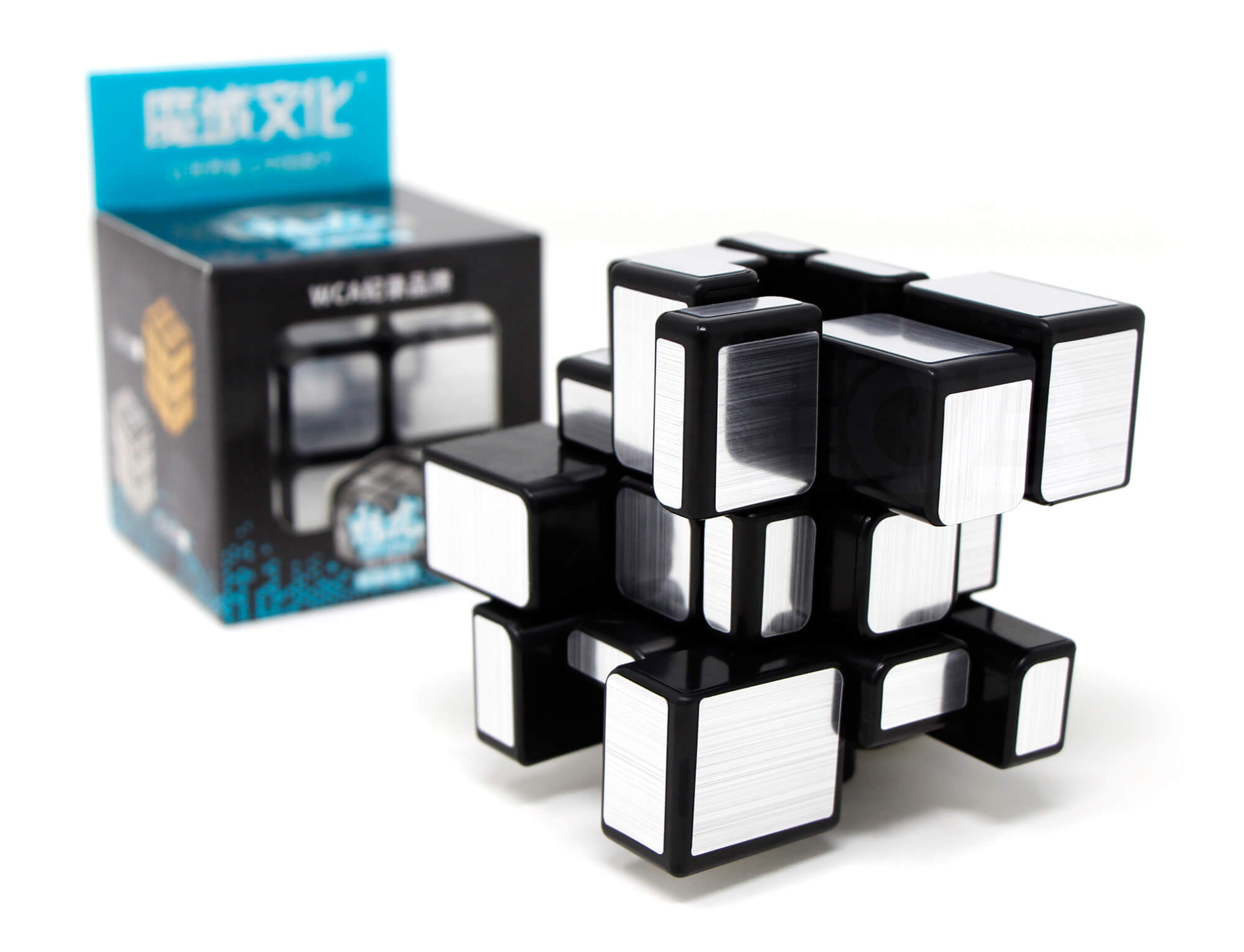 Mirror Blocks MoYu prateado misturado mostrando deformação irregular das peças