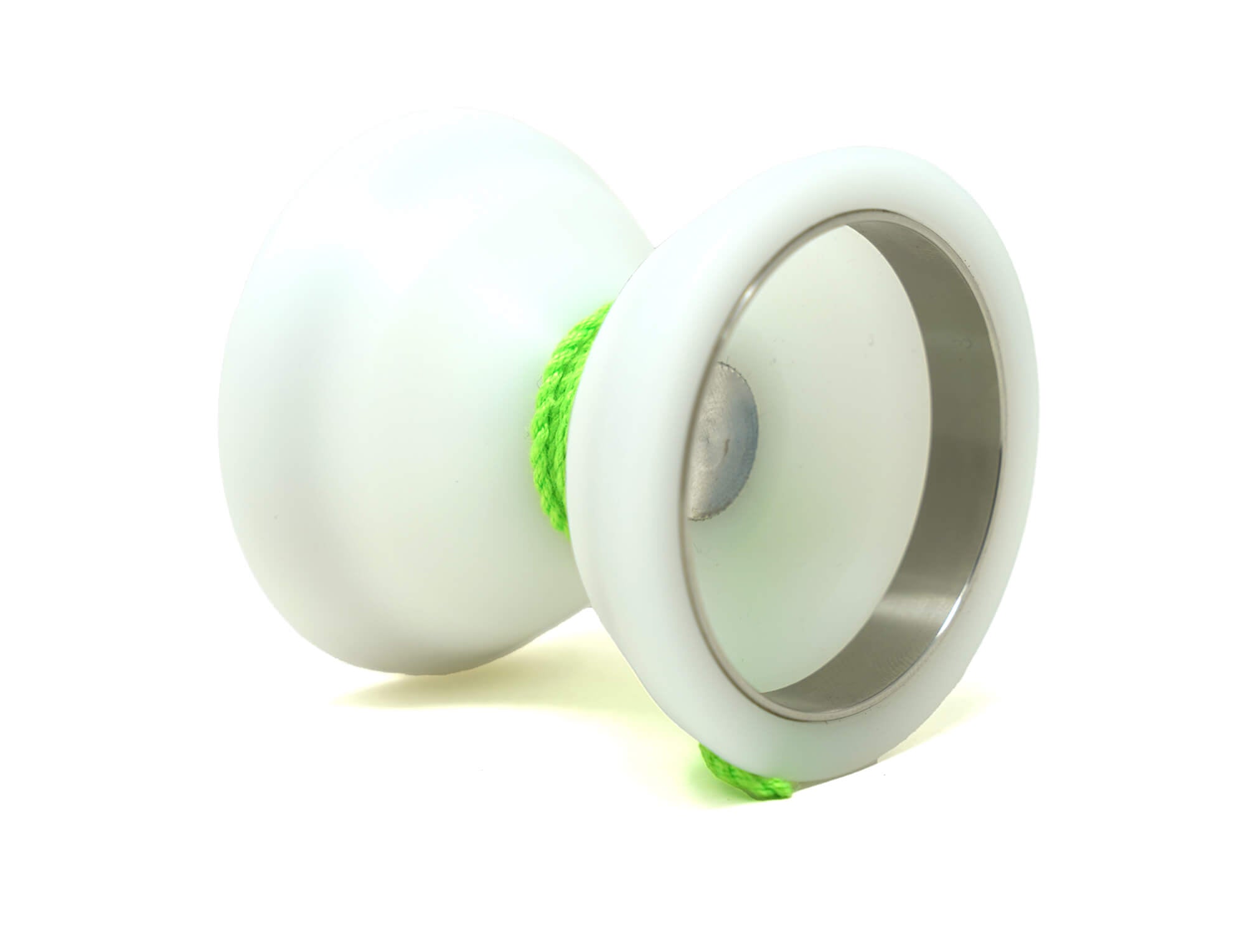 Ioiô F7SS 2023 branco da Yoyo Formula sobre fundo neutro, mostrando acabamento e corda