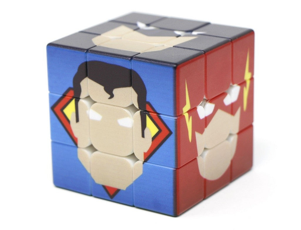 Cubo Mágico 3x3 personalizado DC com impressão UV — vista frontal mostrando os personagens na face principal