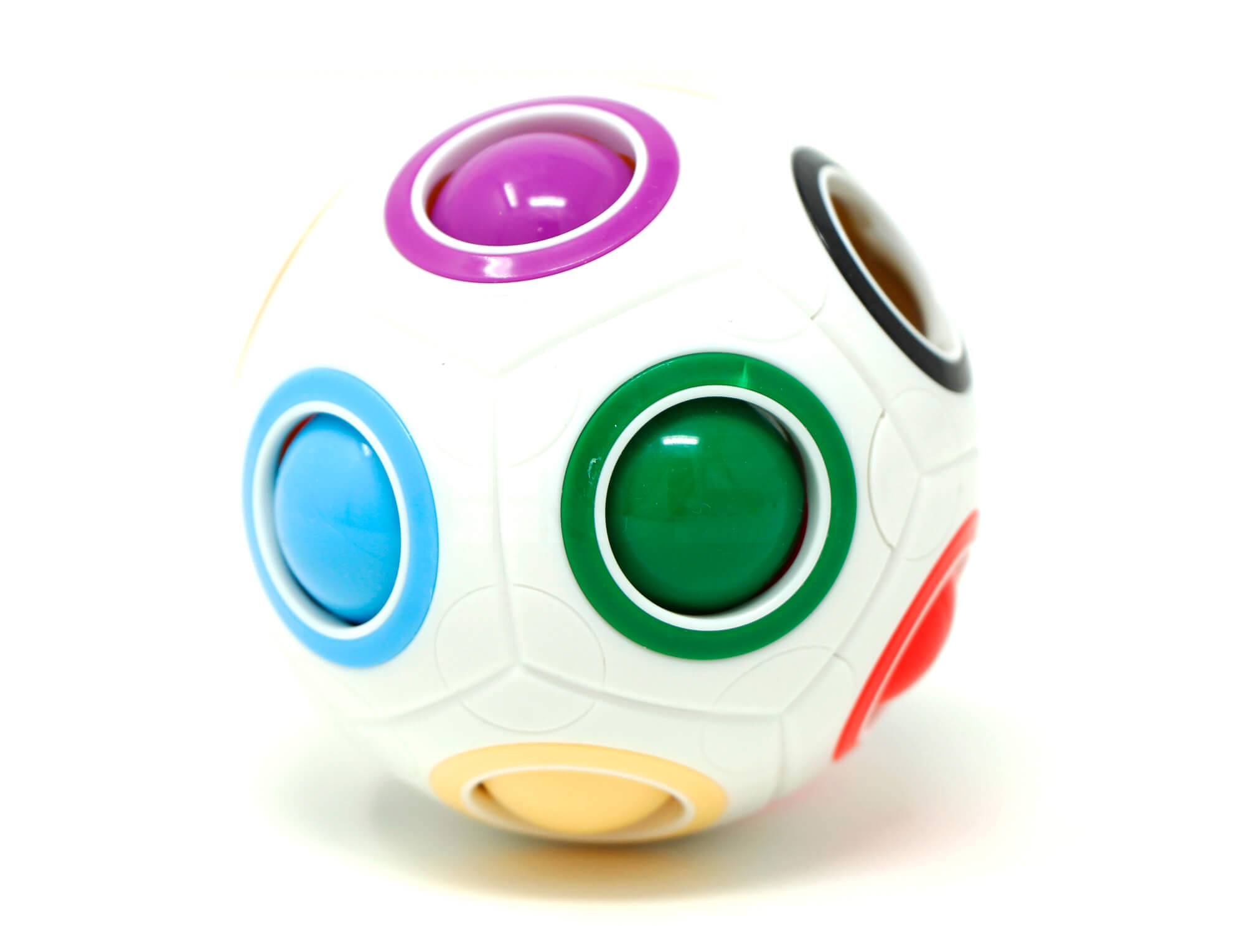 Rainbow Ball SengSo — puzzle resolvido com cada esfera no buraco da cor correspondente