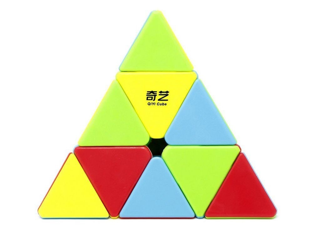 Pyraminx QiYi Qiming Stickerless em vista frontal mostrando as quatro faces coloridas