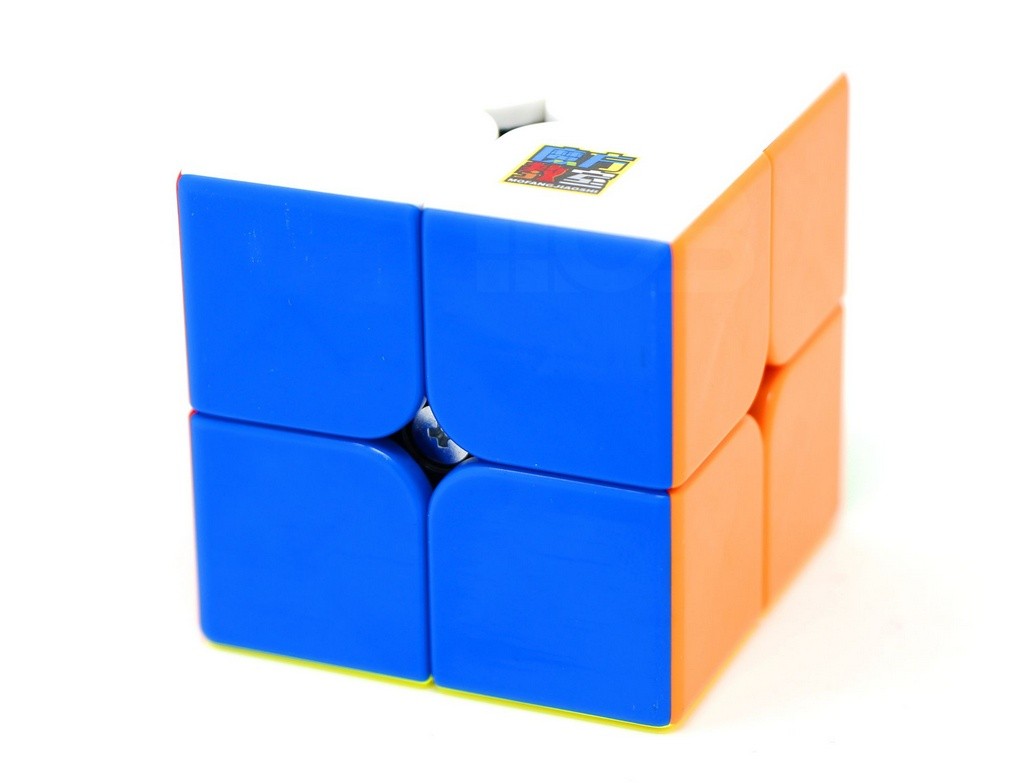 Detalhe das camadas do Cubo Mágico 2x2 Meilong Magnético MoYu durante rotação