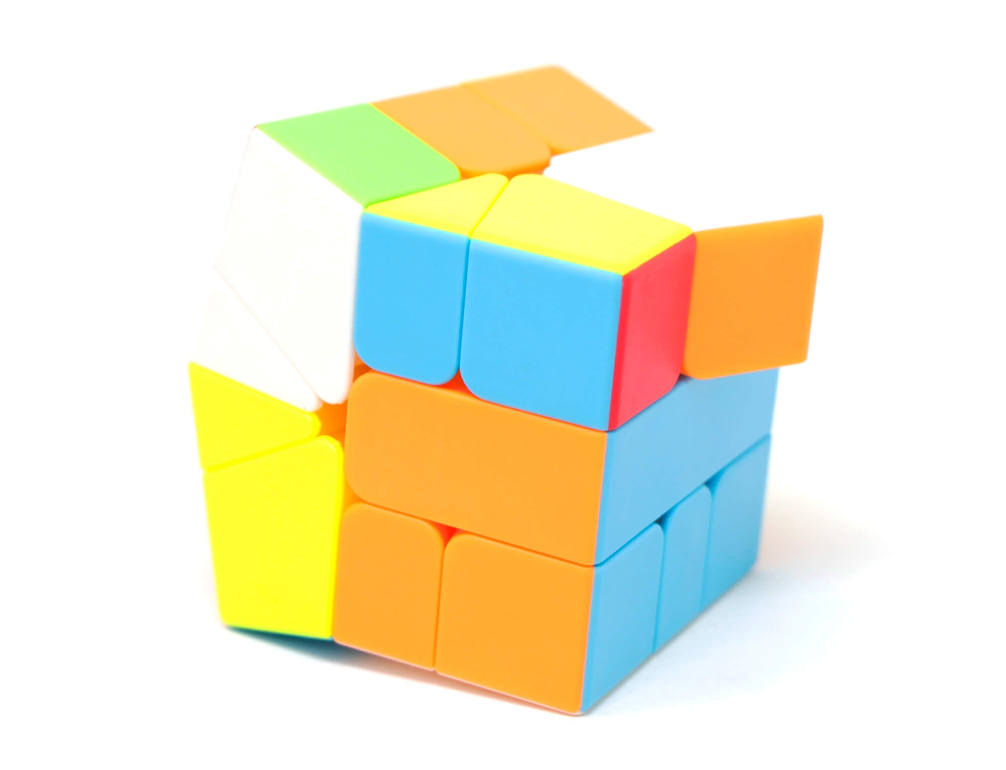 Square-1 Color Cuber Pro girado em diferentes posições mostrando variações de forma