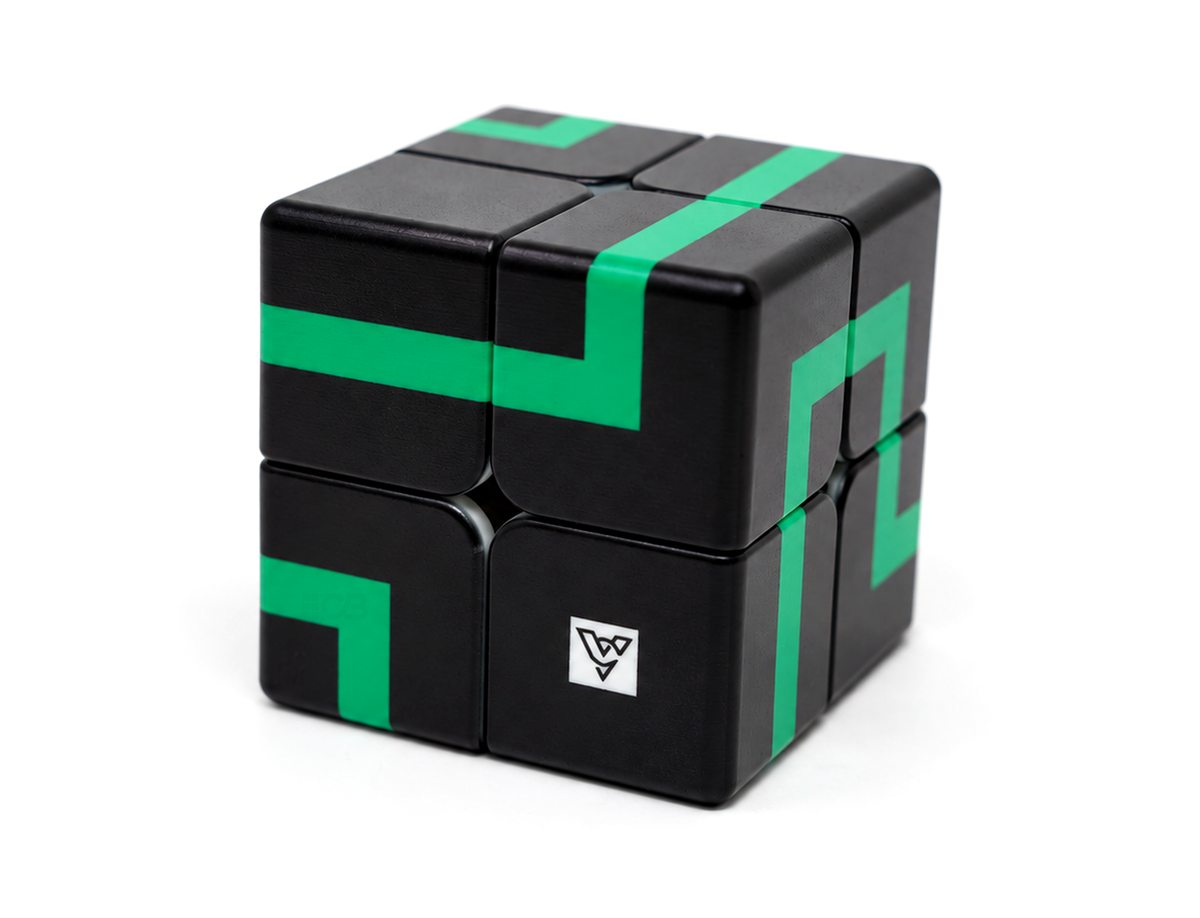 Cubo mágico 2x2 Maze Vinci Cube verde montado, com linhas verdes sobre fundo preto