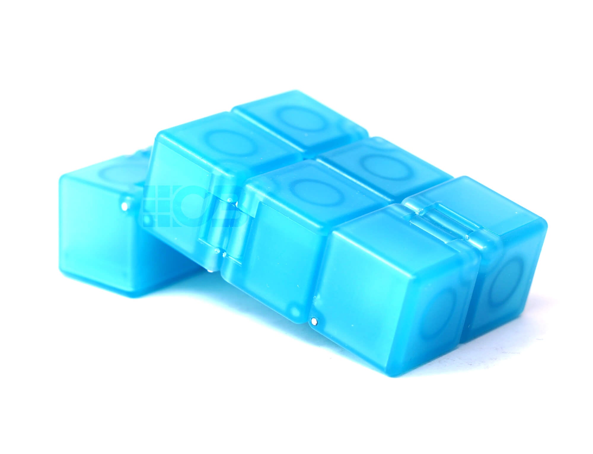 Detalhe das articulações do Infinity Cube SengSo azul fosforescente