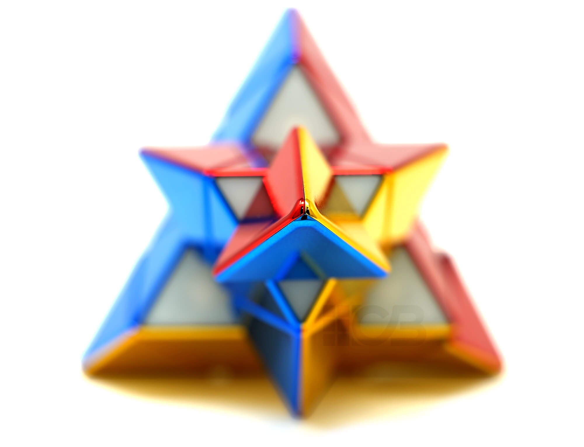 Pyraminx SengSo metálico em ângulo lateral destacando textura da superfície e estrutura triangular