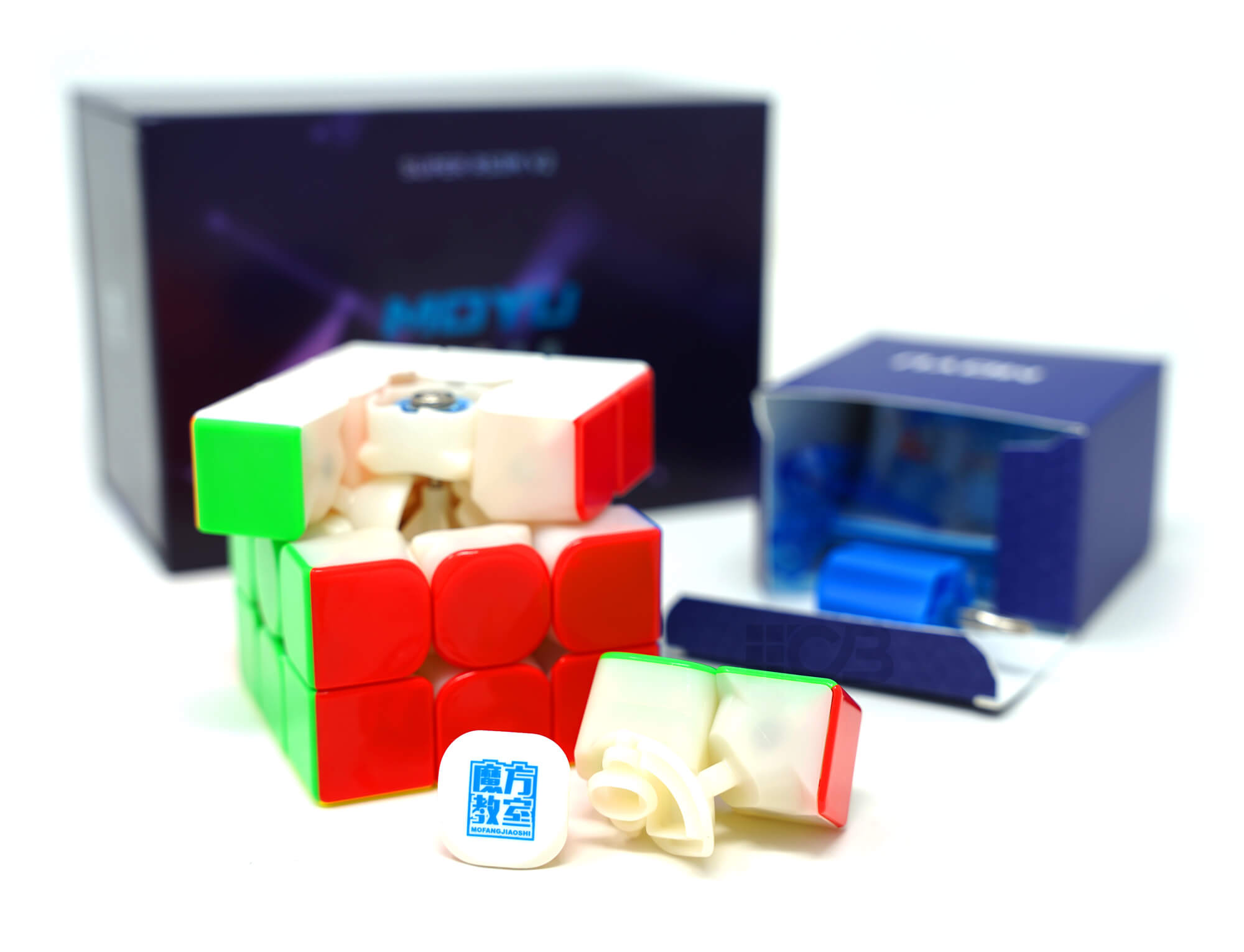 Super RS3M V2 MoYu — ângulo lateral mostrando as camadas do cubo