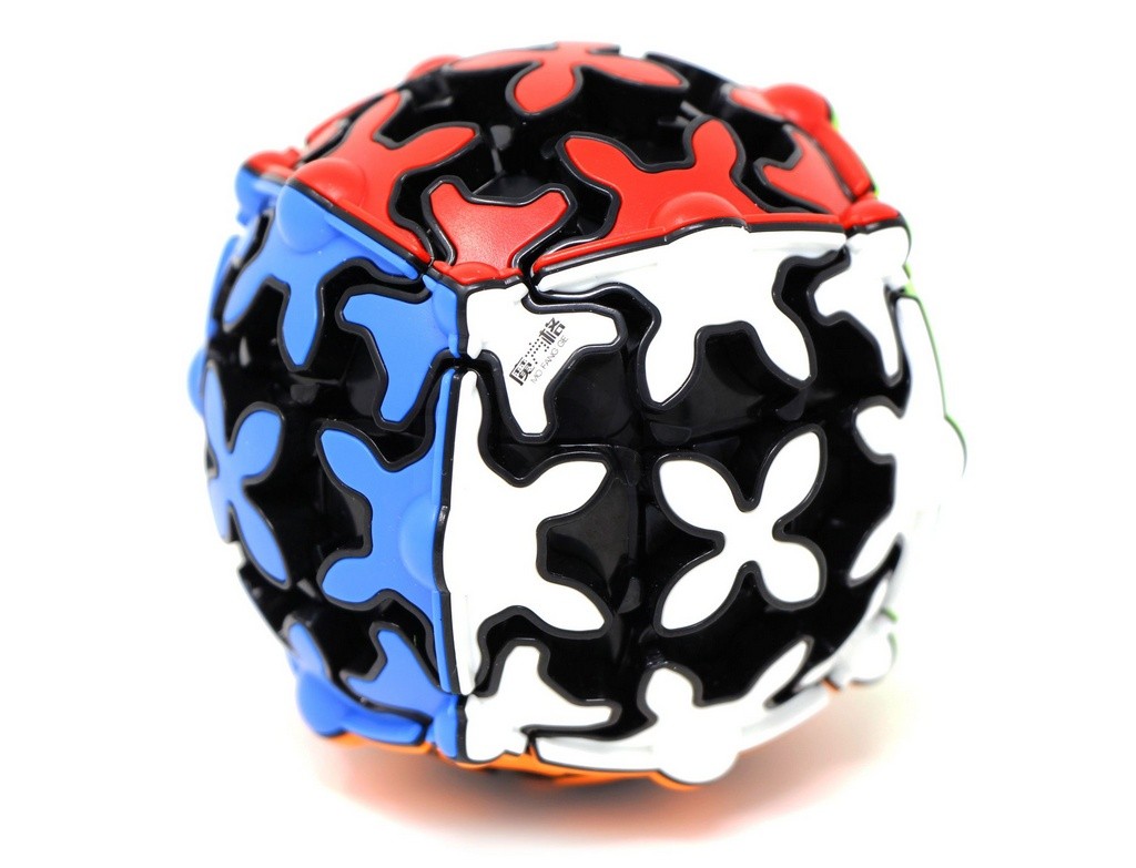 Gear Ball QiYi embaralhado mostrando as engrenagens em movimento
