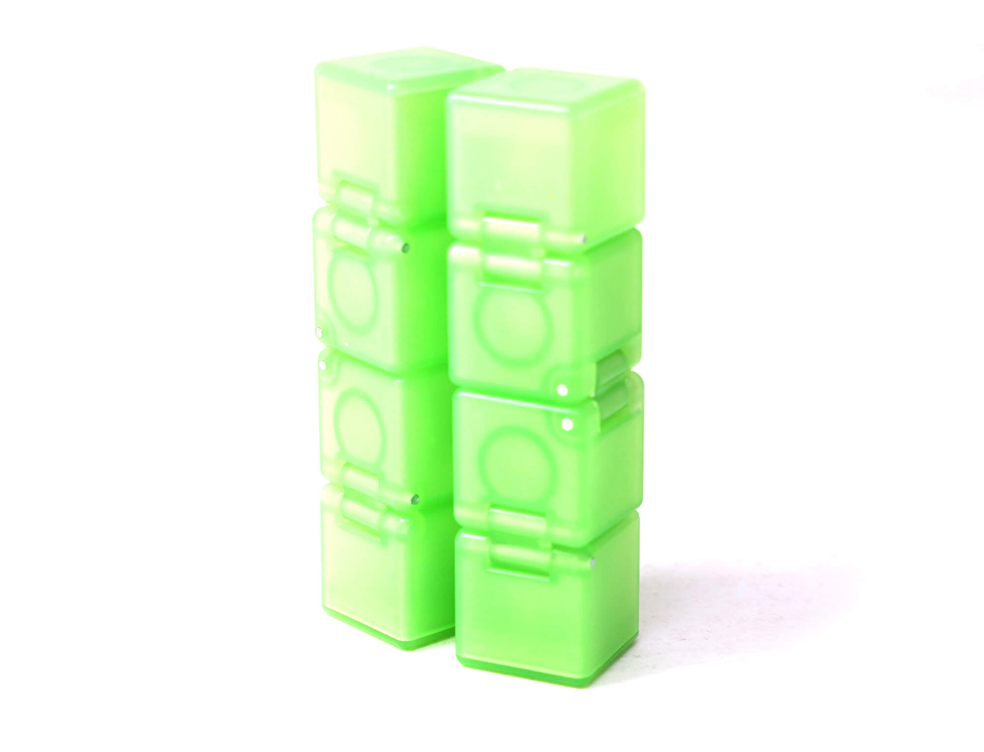 Cubo Infinito SengSo verde fosforescente em posição dobrada mostrando as dobradiças articuladas