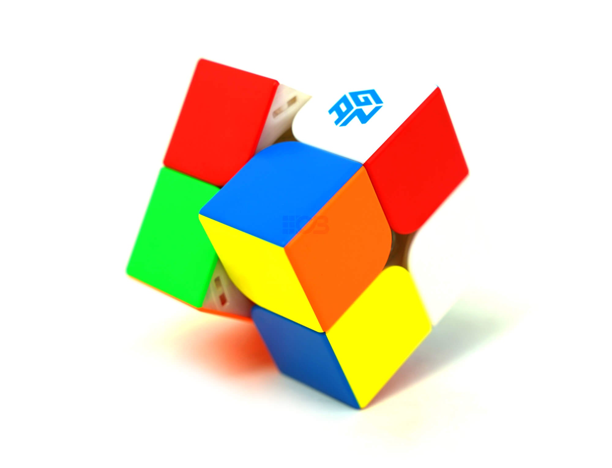 Cubo Mágico 2x2 GAN 251M Pro stickerless — vista frontal mostrando as peças coloridas