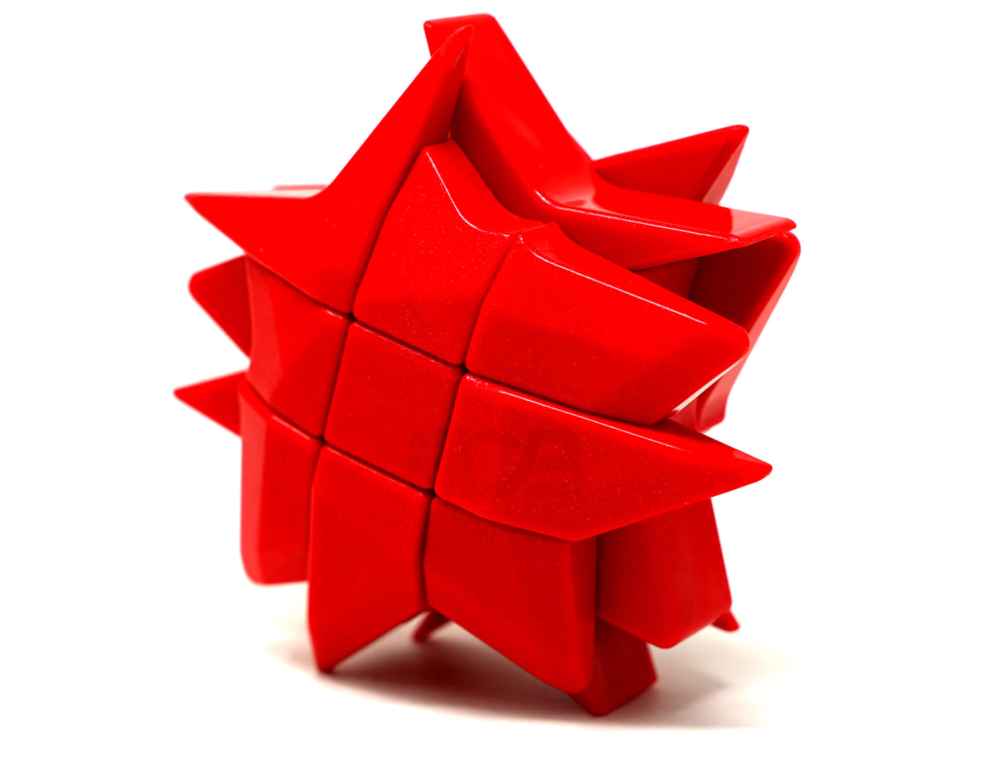 Cubo Mágico Estrela 3x3 YJ vermelho — ângulo lateral destacando a geometria das pontas