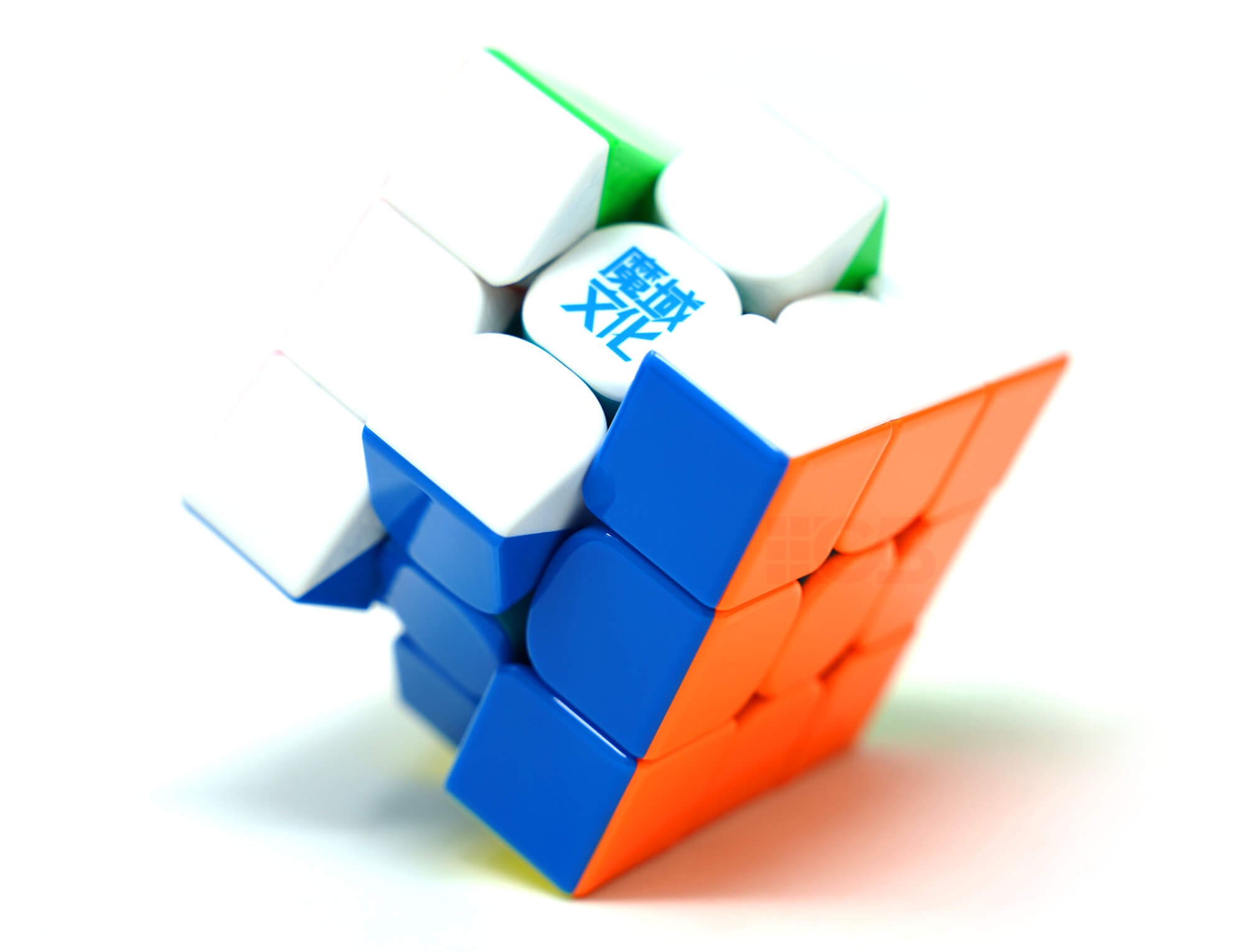 Cubo Mágico 3x3 MoYu WeiLong WRM V9 stickerless — vista frontal mostrando as faces coloridas