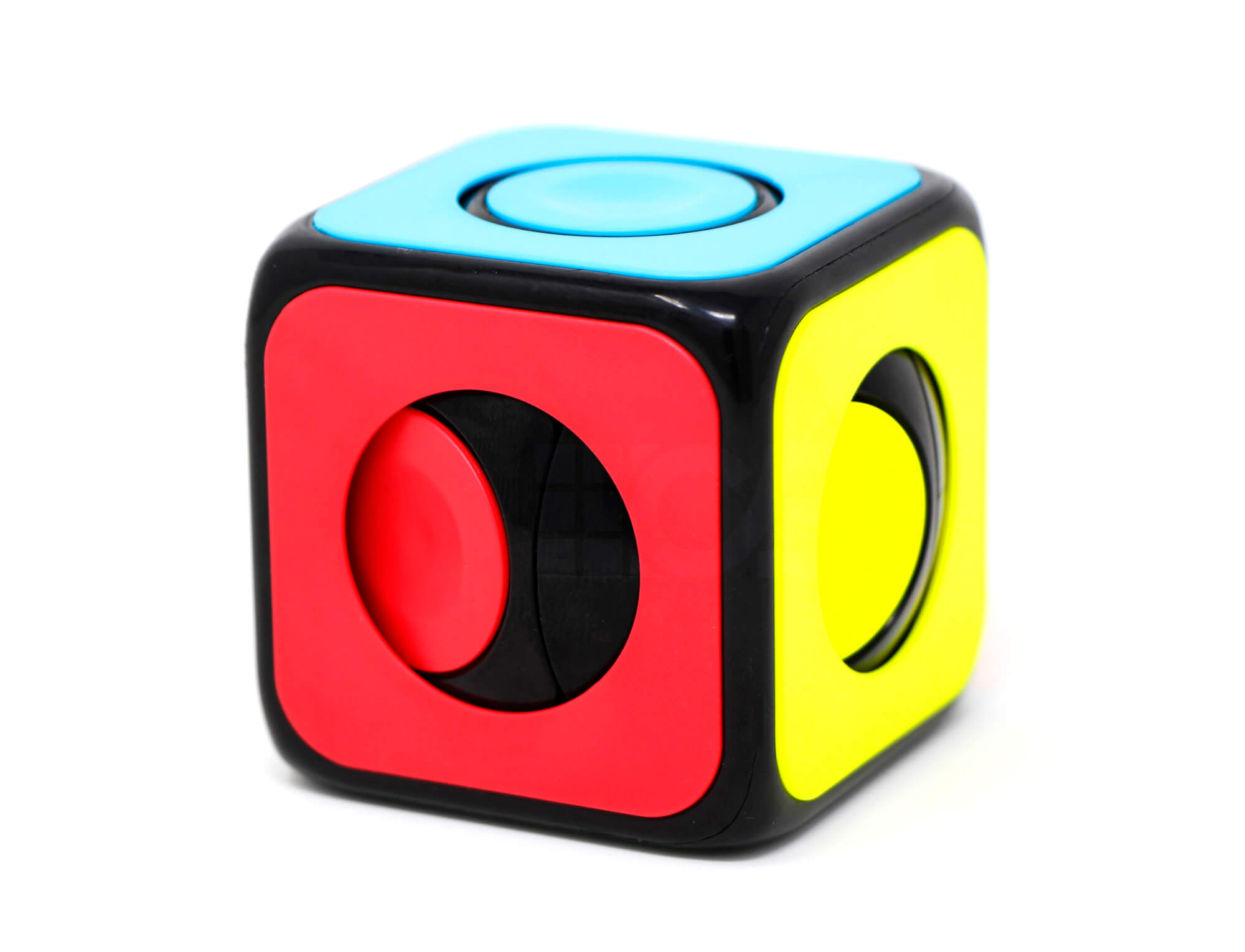 Cubo O2 Spinner QiYi na posição resolvida, vista frontal sobre fundo branco