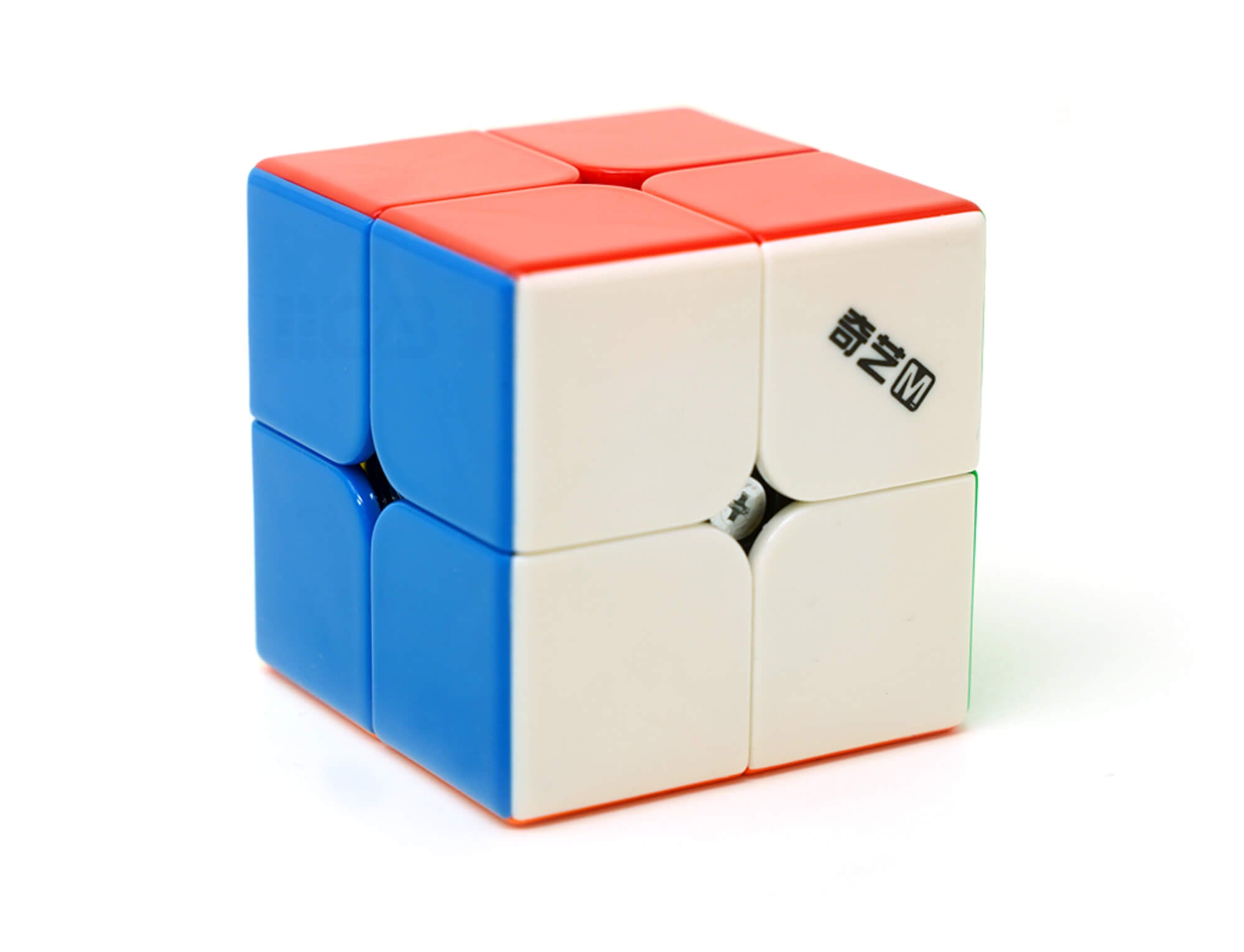 Cubo Mágico 2x2 Warrior M QiYi — vista em perspectiva mostrando estrutura e giro do cubo