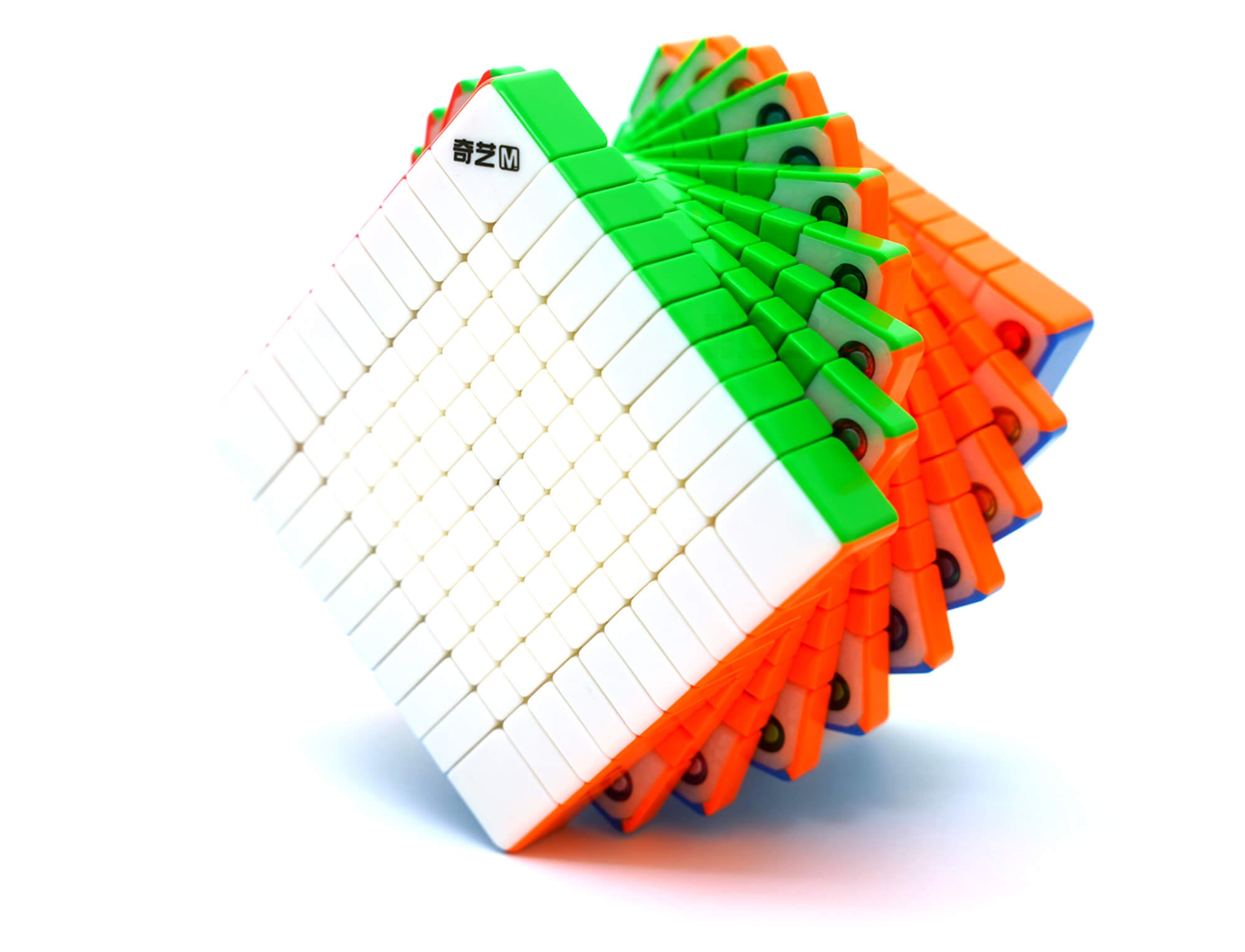 Cubo Mágico 10x10 QiYi Stickerless Magnético — vista frontal mostrando as 10 camadas coloridas