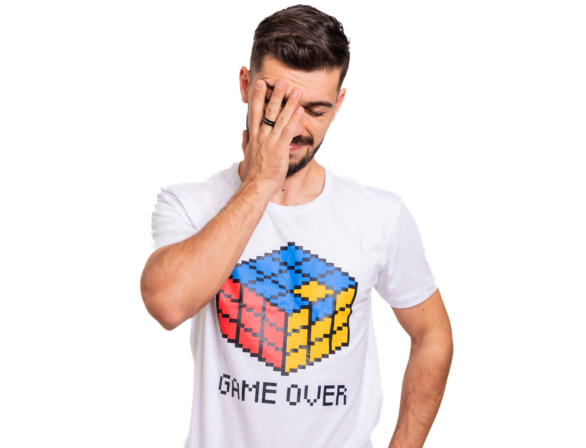 Camiseta masculina Game Over com estampa de Cubo Mágico estilo gamer, vista frontal
