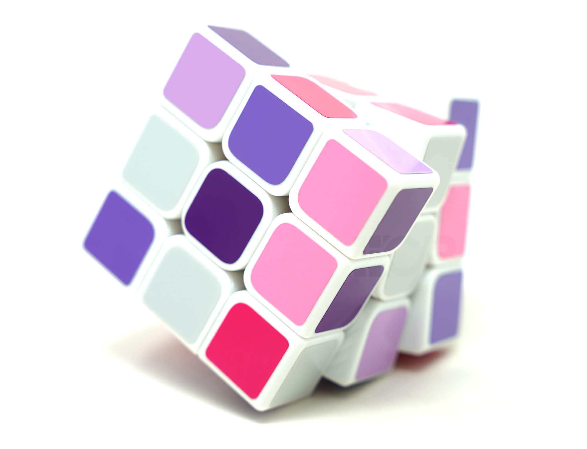Cubo Mágico 3x3 Barbie — ângulo lateral mostrando detalhes das faces coloridas