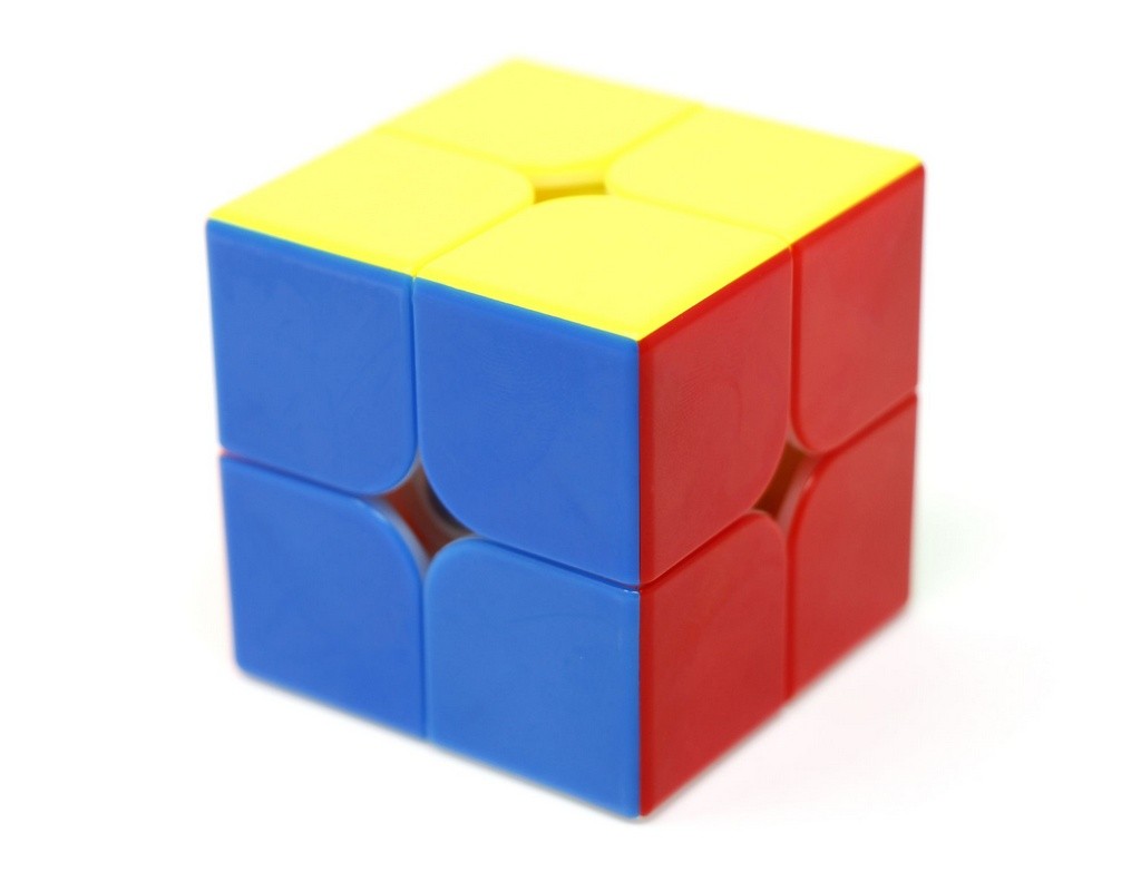 QiYi Wuxia 2x2 Magnético Stickerless em ângulo lateral mostrando o giro