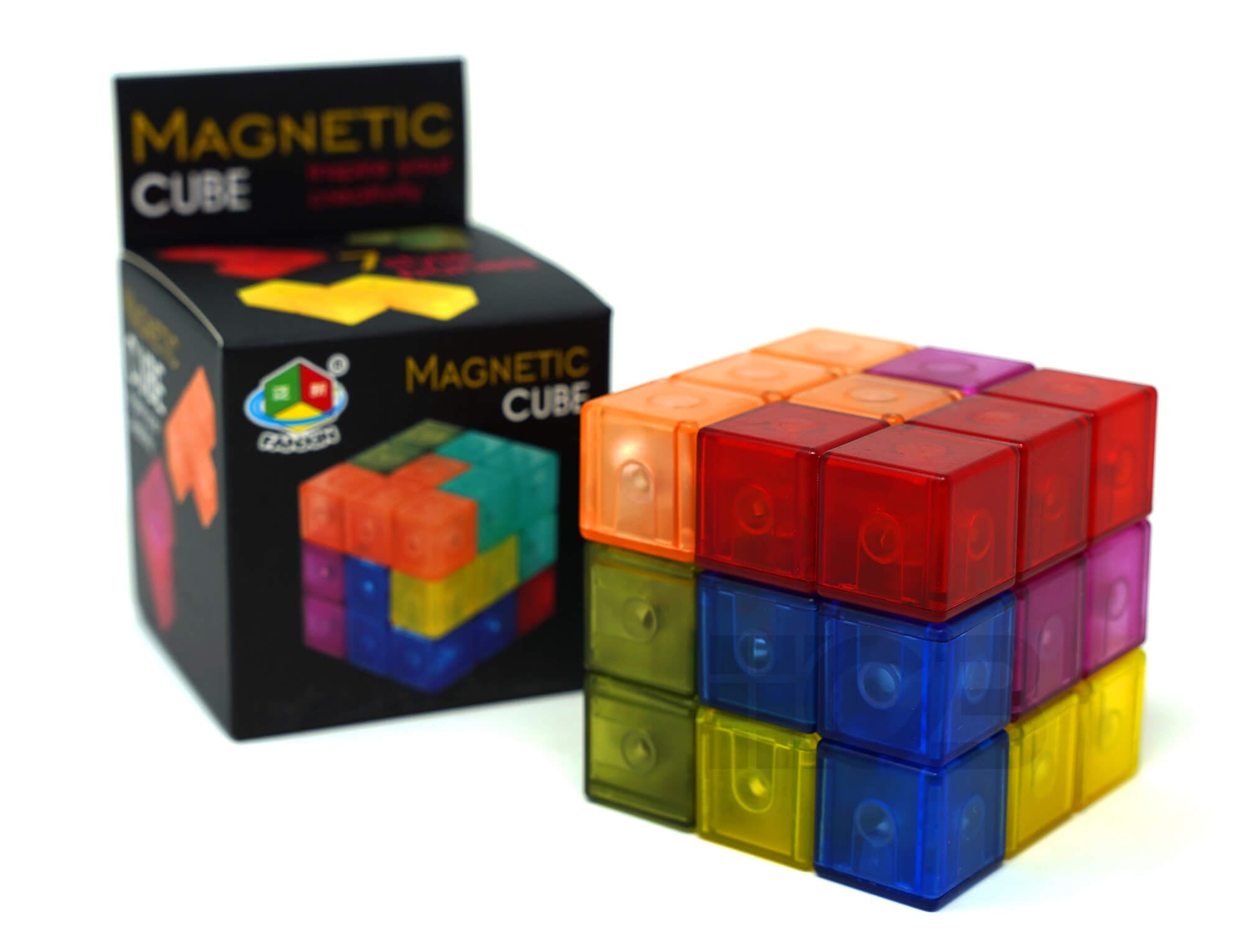 Blocos Magnéticos Fanxin montados em formato de cubo com 7 peças coloridas