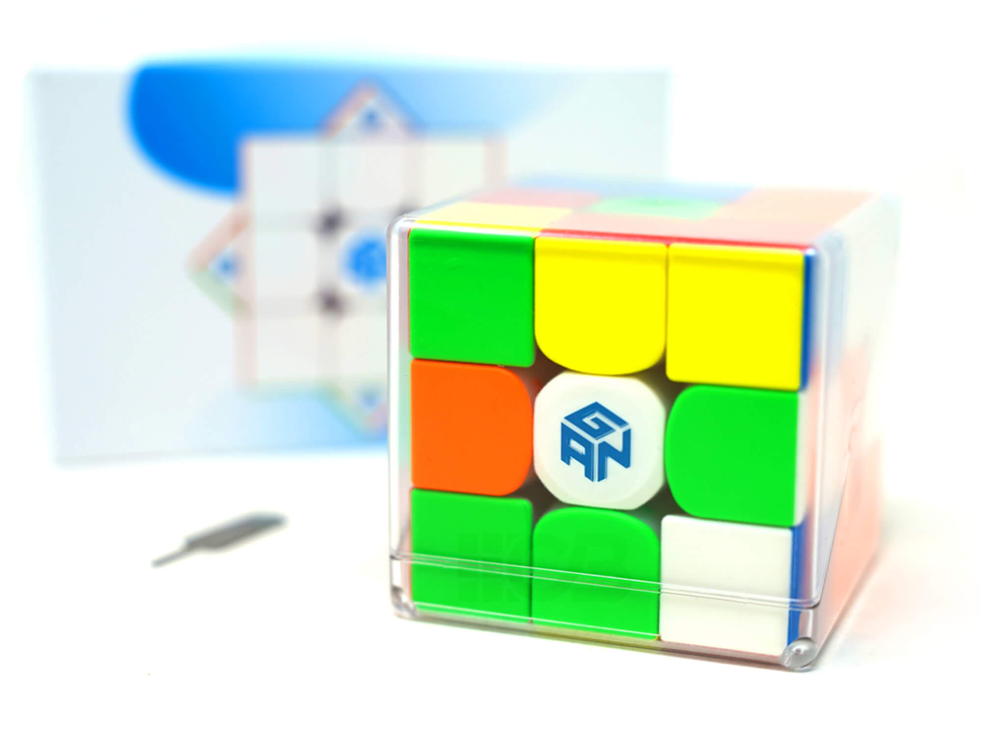 Cubo Mágico 3x3 GAN 356 MagLev stickerless — vista frontal mostrando as faces coloridas