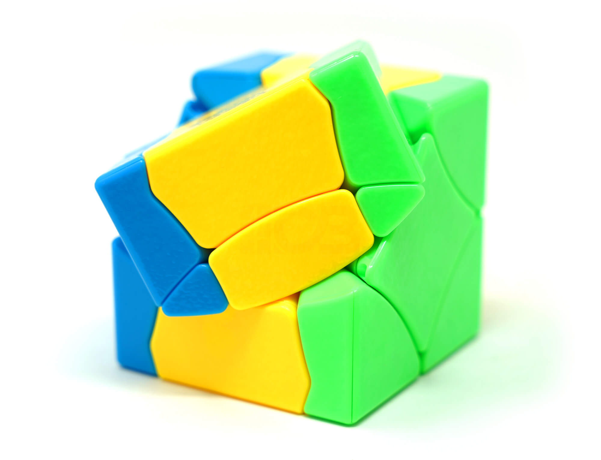 Cubo mágico Phoenix SengSo com acabamento stickerless — detalhe das cores nas peças