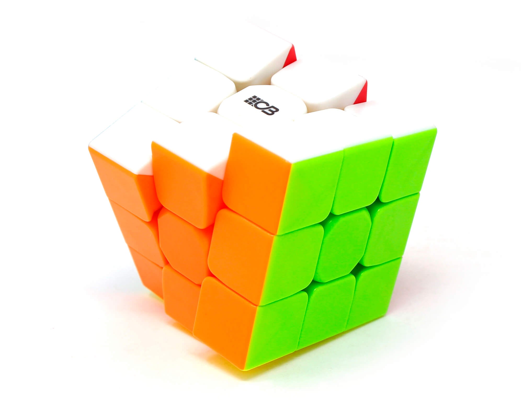 Cubo Mágico 3x3 Cuber Pro em perspectiva mostrando três faces