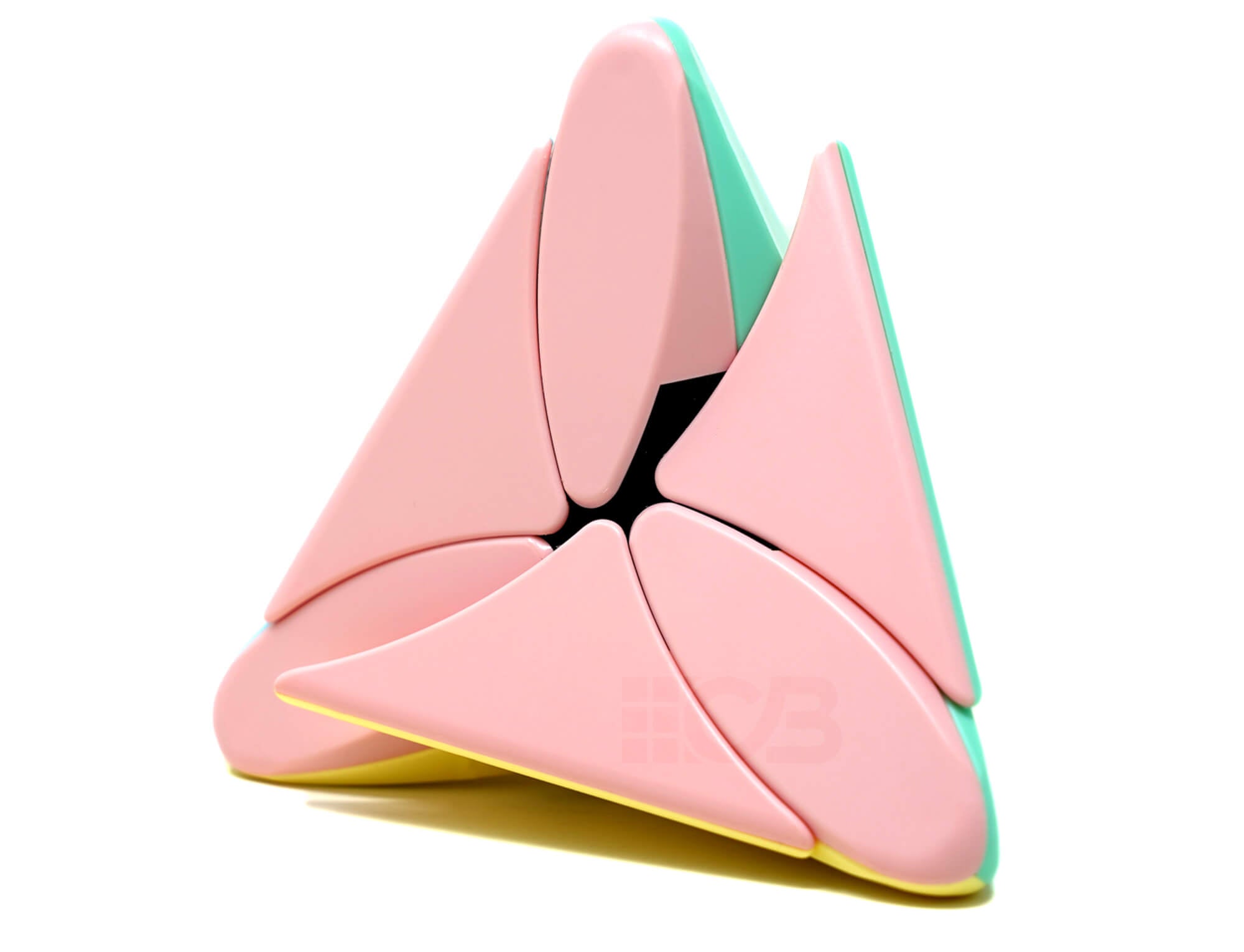 Pyraminx Maple Leaf MoYu stickerless — ângulo lateral evidenciando o formato de folha e as peças coloridas