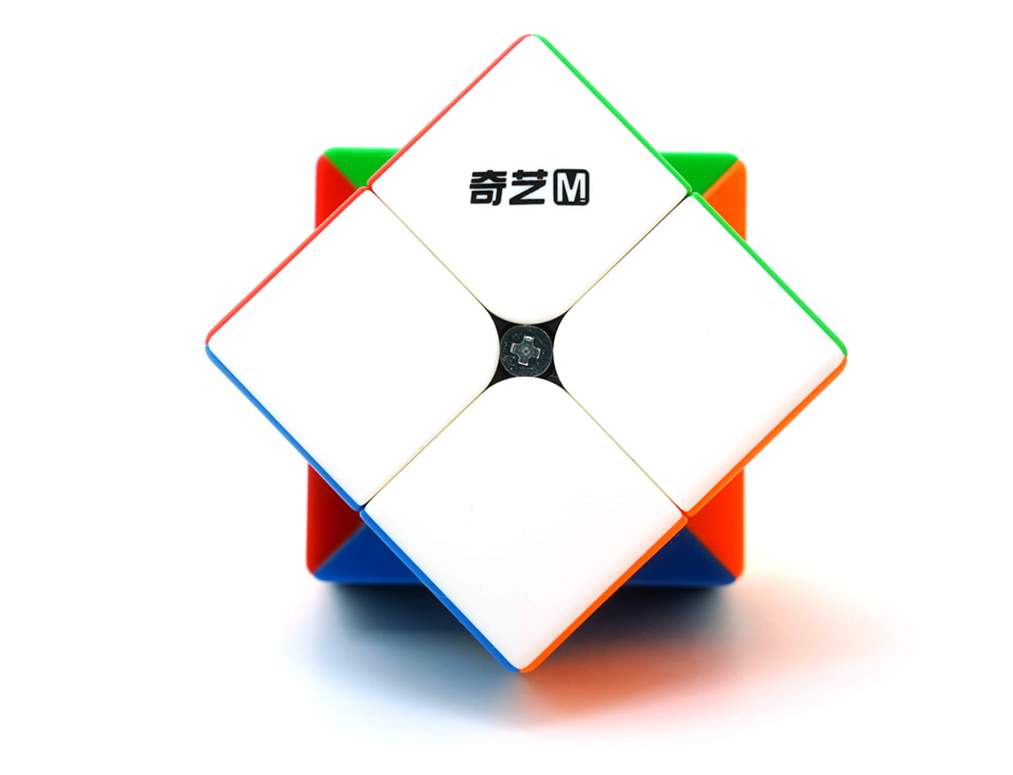 Cubo Mágico 2x2 QiYi Warrior M — detalhe das camadas em movimento mostrando o acabamento stickerless
