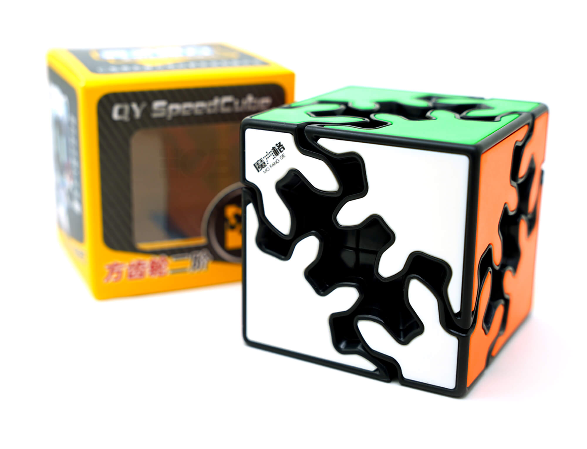 Gear Shift 2x2 HelloCube ao lado da embalagem original