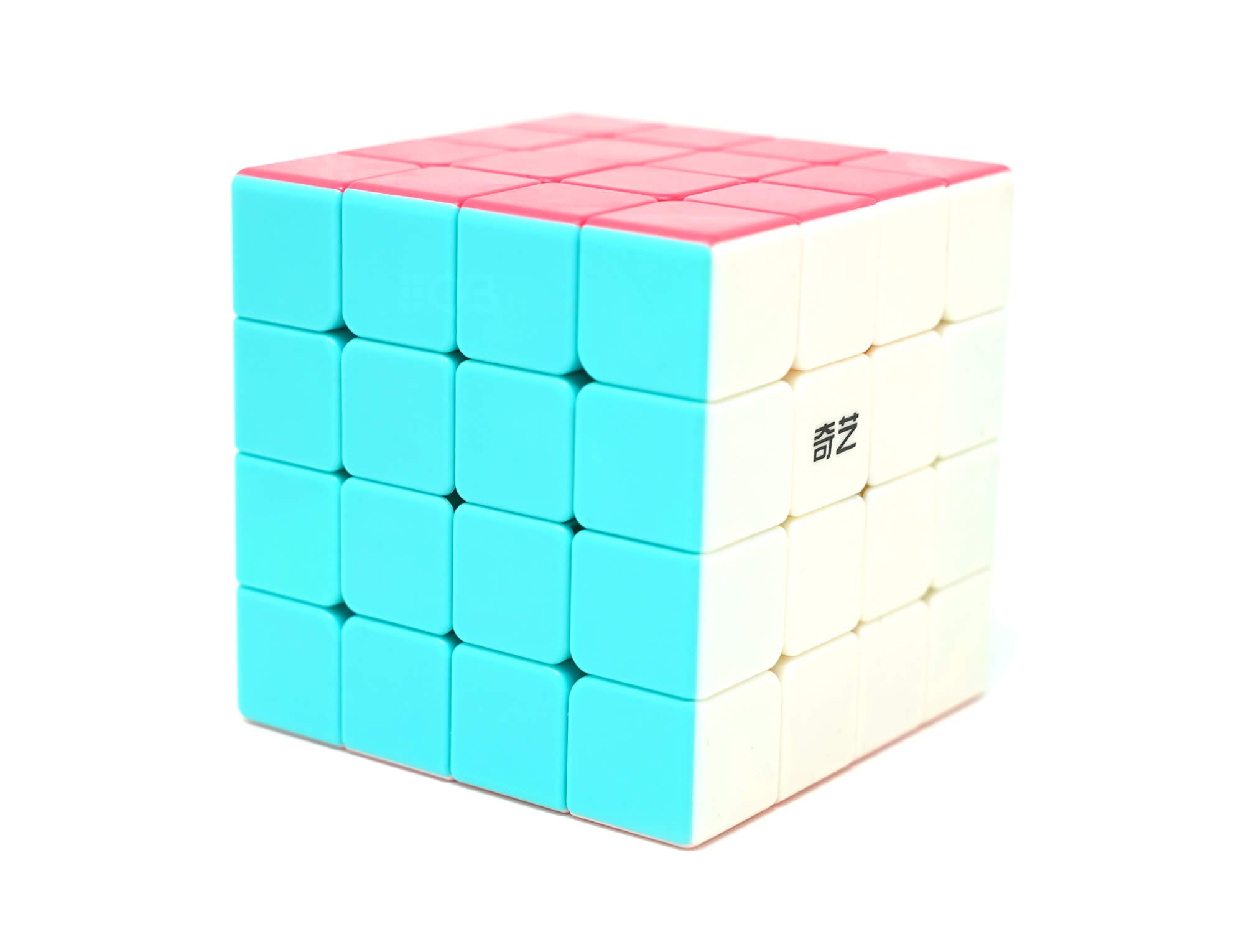 Cubo Mágico 4x4 QiYi Qiyuan Pastel ao lado da caixa, mostrando tamanho
