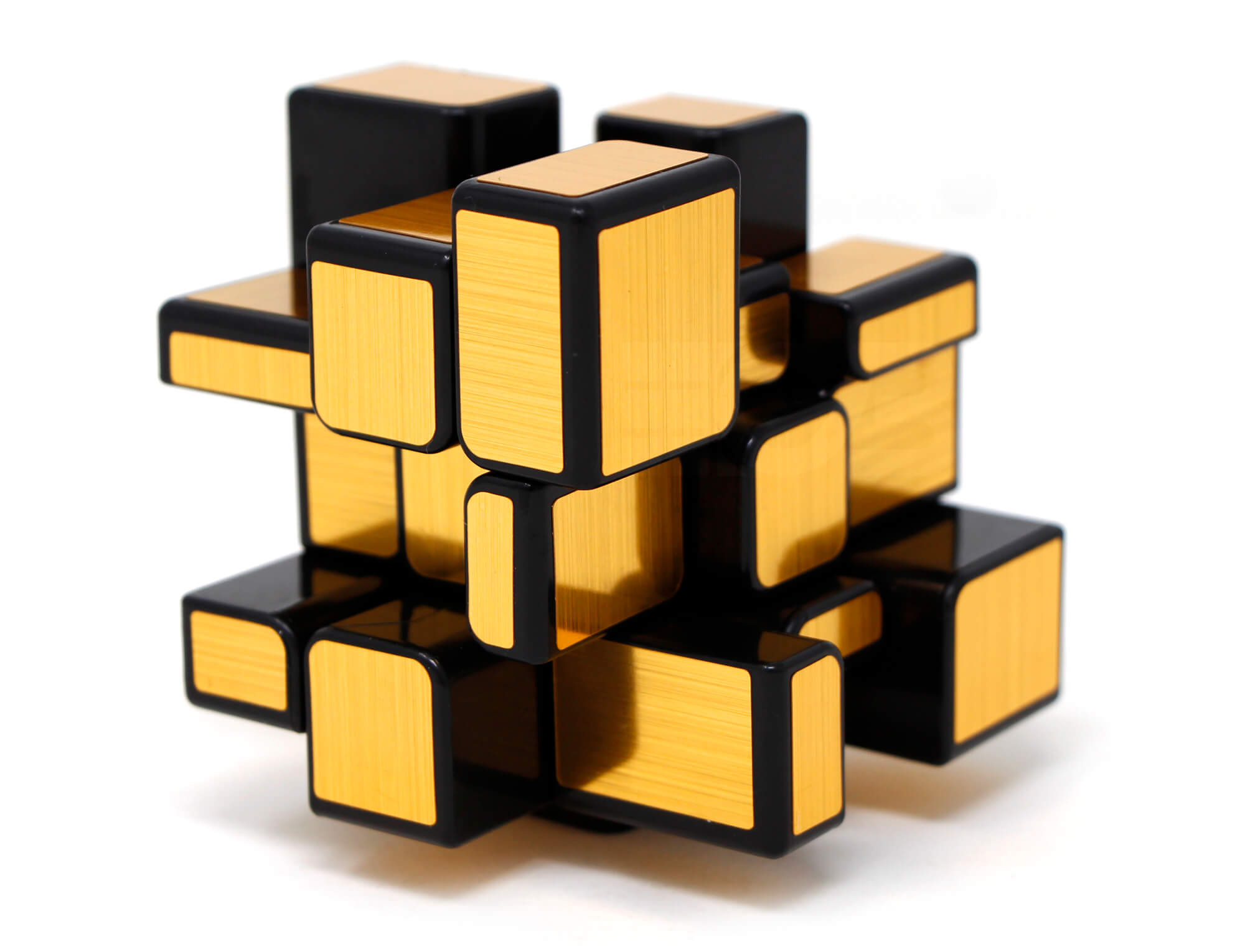Mirror Blocks MoYu Dourado em ângulo diagonal mostrando a profundidade das peças de tamanhos variados