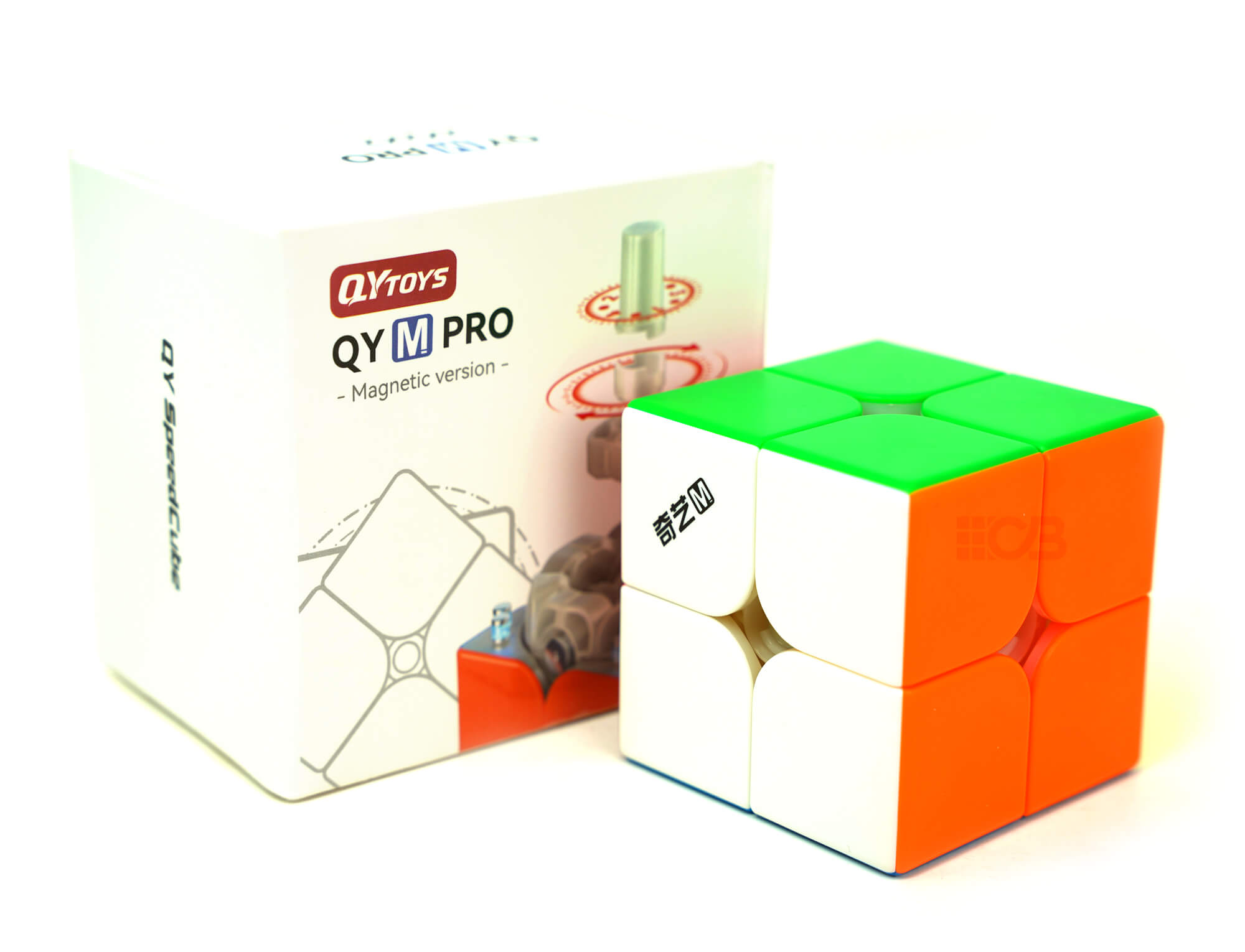 Embalagem do QiYi M Pro 2x2 Magnético com o cubo ao lado