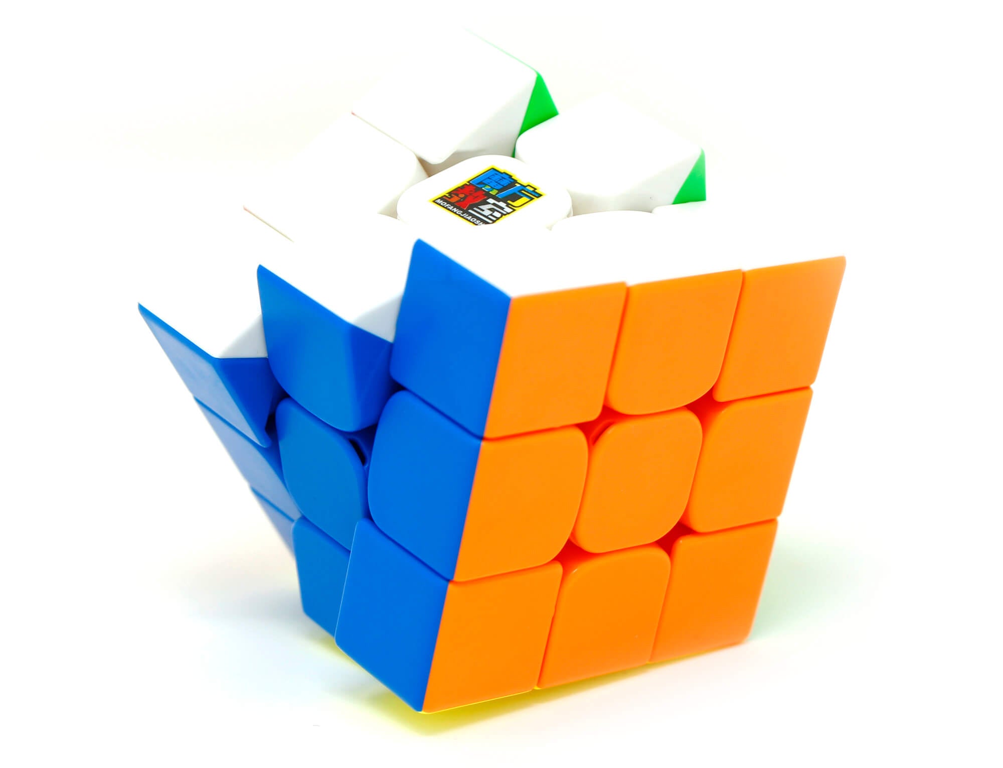 Cubo Mágico RS3M 2020 MoYu com mecanismo interno visível durante manuseio