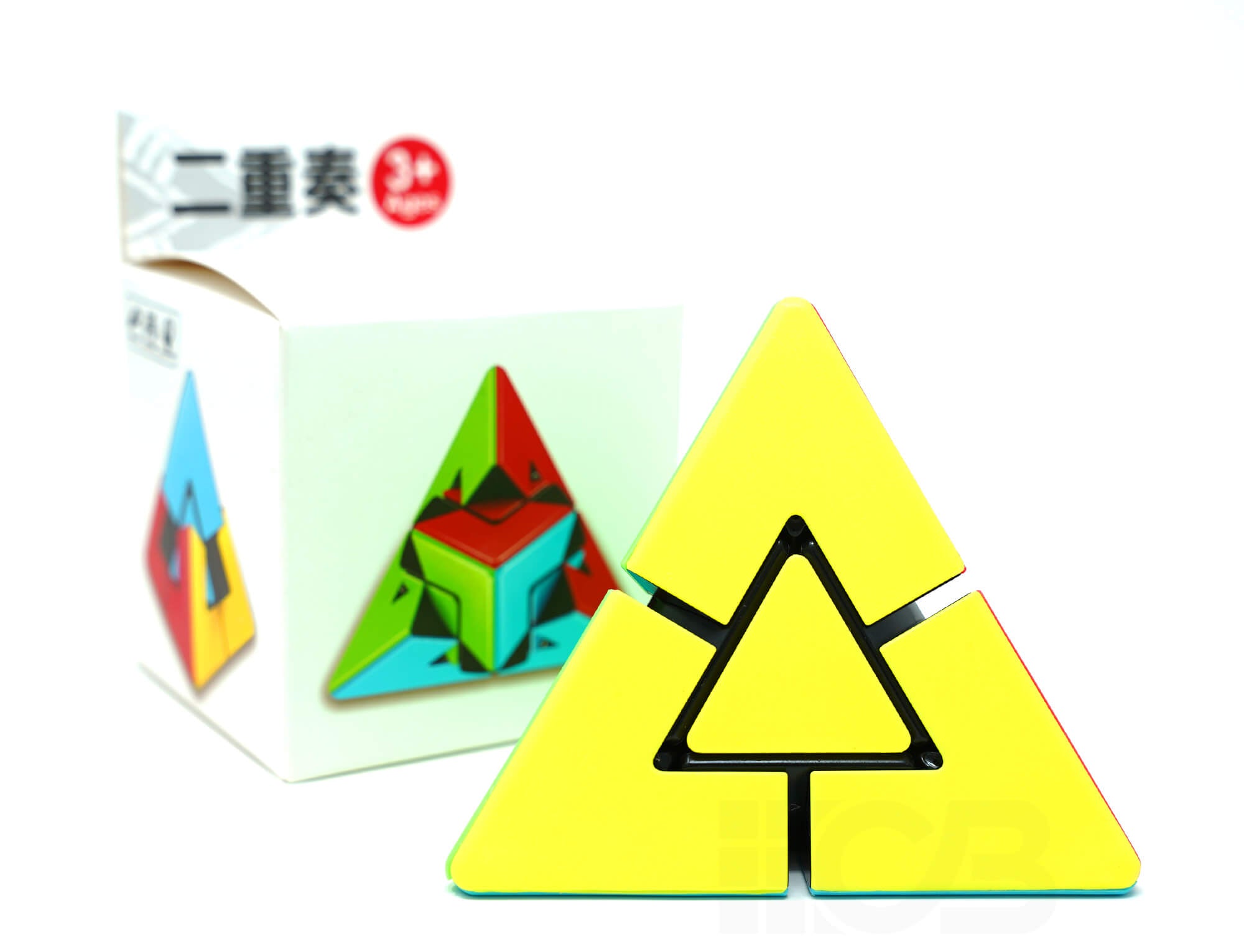 Pyraminx Duo Fanxin com as quatro faces coloridas visíveis — amarelo, azul, verde e vermelho
