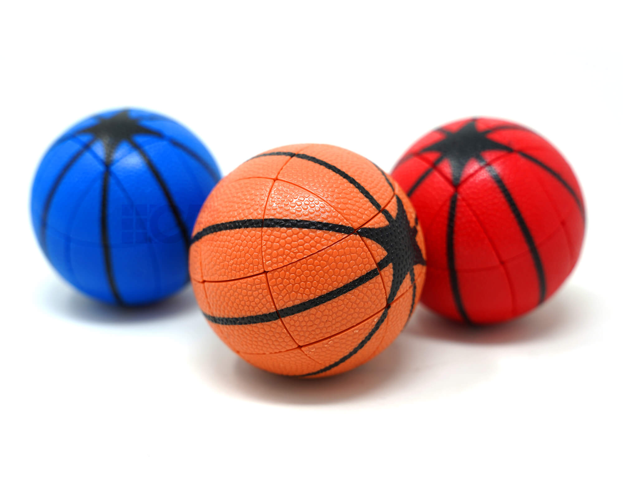 Basketball 3x3 Fanxin laranja parcialmente embaralhado, evidenciando o formato esférico