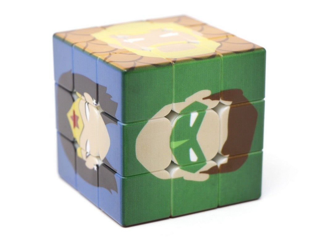 Cubo Mágico 3x3 personalizado DC parcialmente embaralhado — mostrando os personagens em diferentes posições
