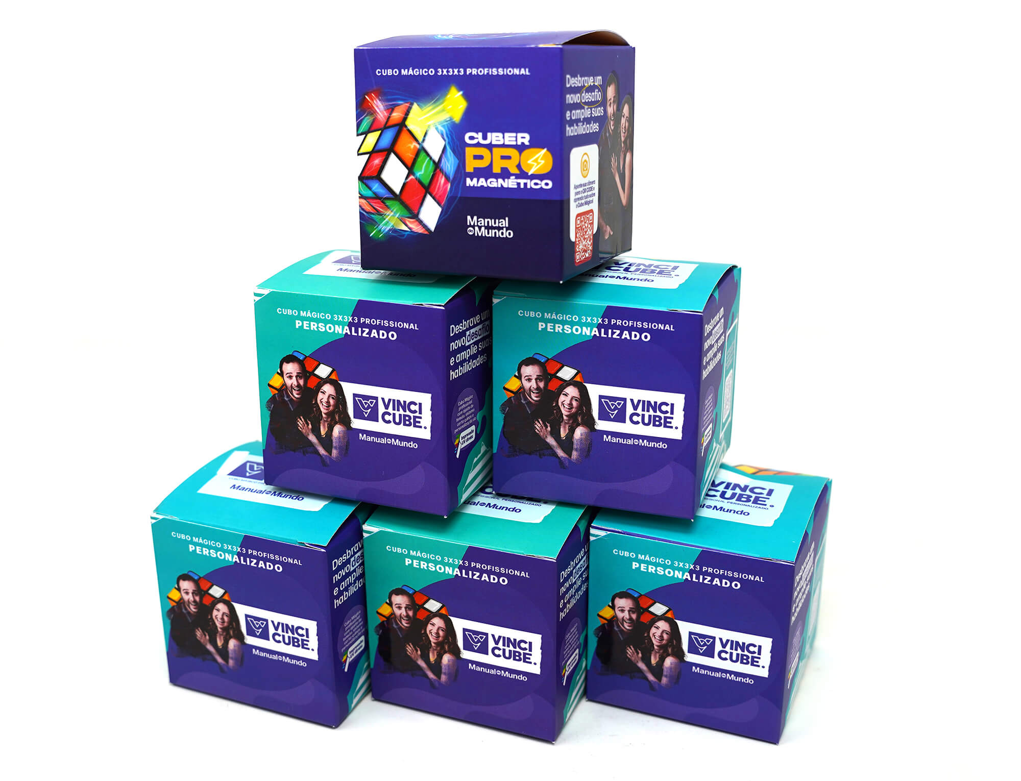 Cubo mágico do Super Kit Manual do Mundo — detalhe das peças coloridas